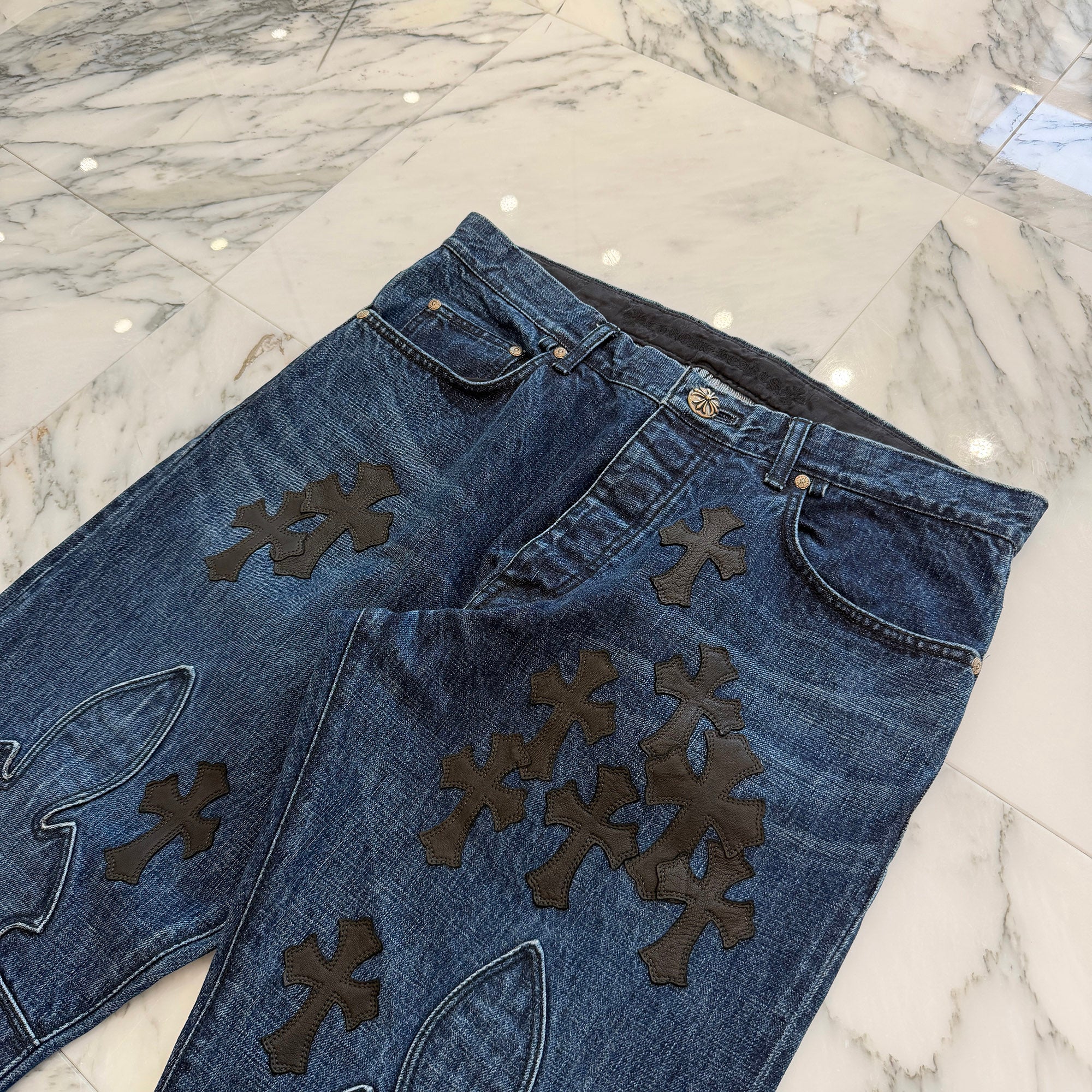 CHROME HEARTS Flare Knee Cemetery Cross Leather Patch Denim Pants Size 36 クロムハーツ フレアニー セメタリークロスレザーパッチ デニムパンツ サイズ36