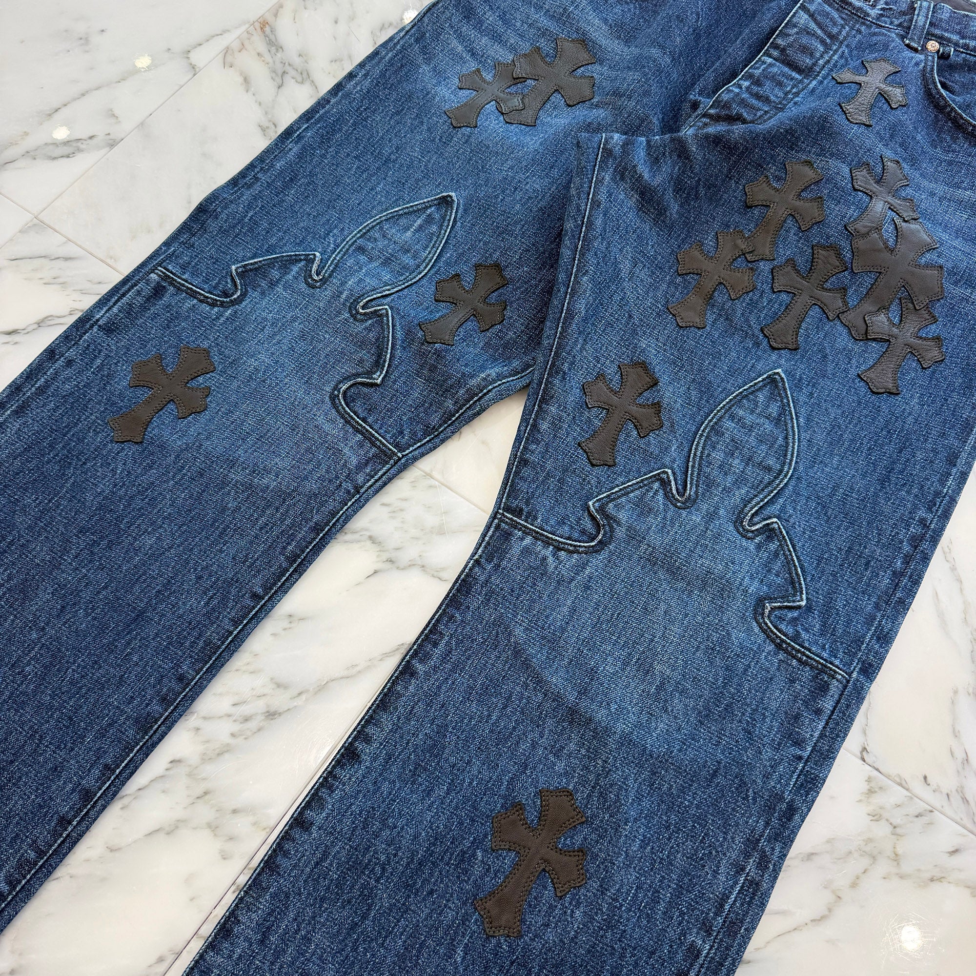 CHROME HEARTS Flare Knee Cemetery Cross Leather Patch Denim Pants Size 36 クロムハーツ フレアニー セメタリークロスレザーパッチ デニムパンツ サイズ36