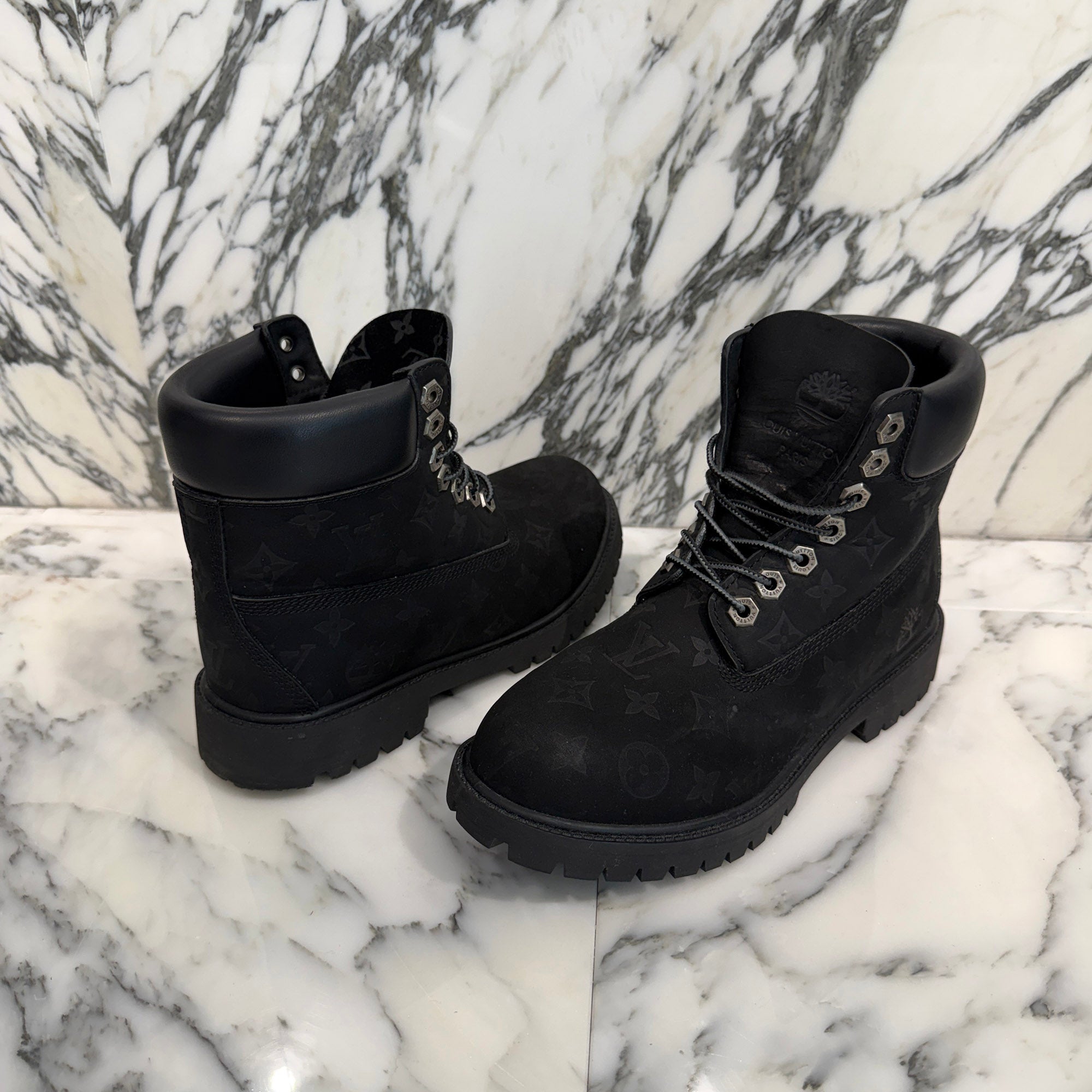 LOUIS VUITTON × Timberland 2024AW Embossed Monogram Ankle Boots 1AD73H Size 7（約26.0cm）ルイヴィトン × ティンバーランド エンボスモノグラム アンクルブーツ サイズ7（約26.0cm）