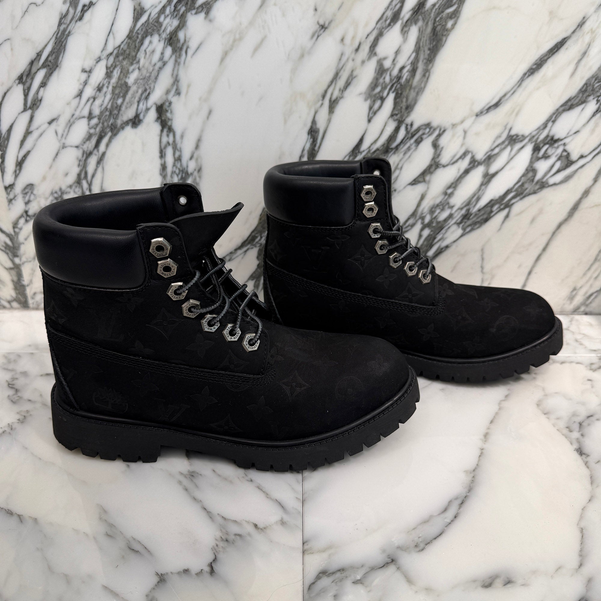 LOUIS VUITTON × Timberland 2024AW Embossed Monogram Ankle Boots 1AD73H Size 7（約26.0cm）ルイヴィトン × ティンバーランド エンボスモノグラム アンクルブーツ サイズ7（約26.0cm）