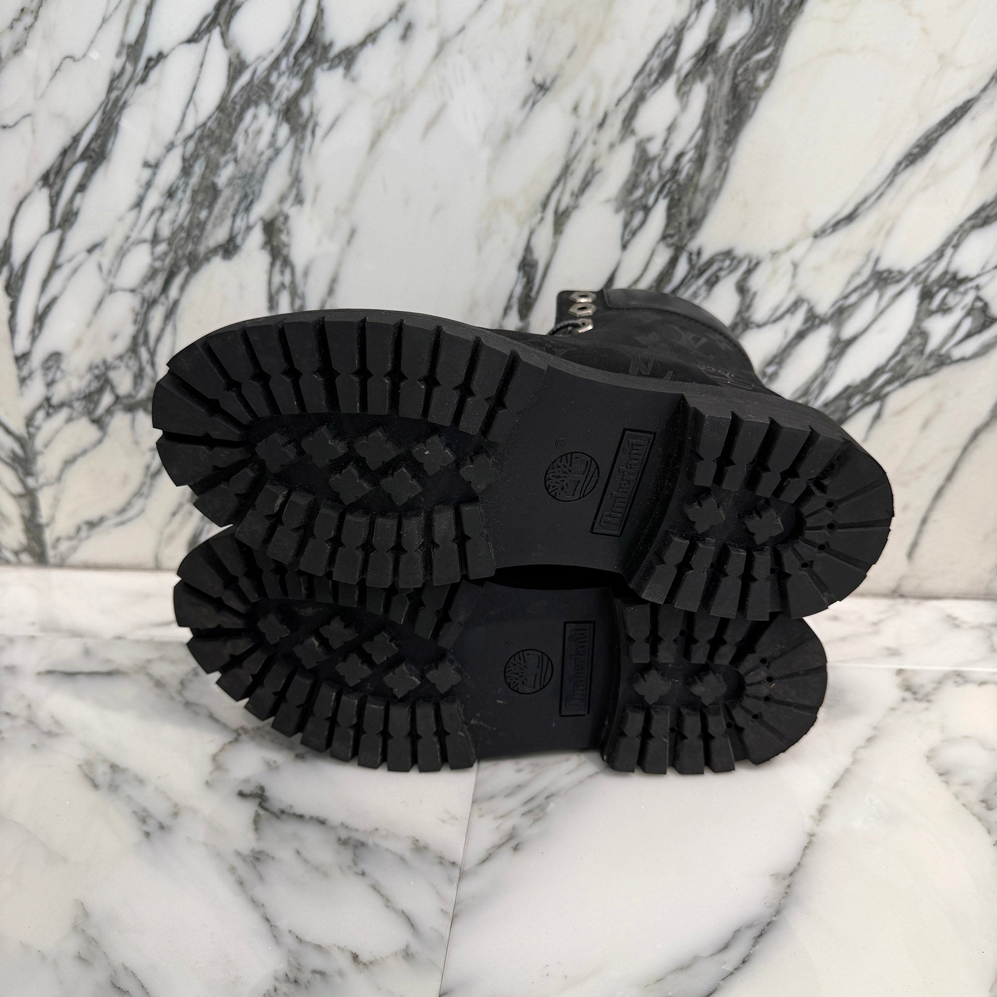 LOUIS VUITTON × Timberland 2024AW Embossed Monogram Ankle Boots 1AD73H Size 7（約26.0cm）ルイヴィトン × ティンバーランド エンボスモノグラム アンクルブーツ サイズ7（約26.0cm）