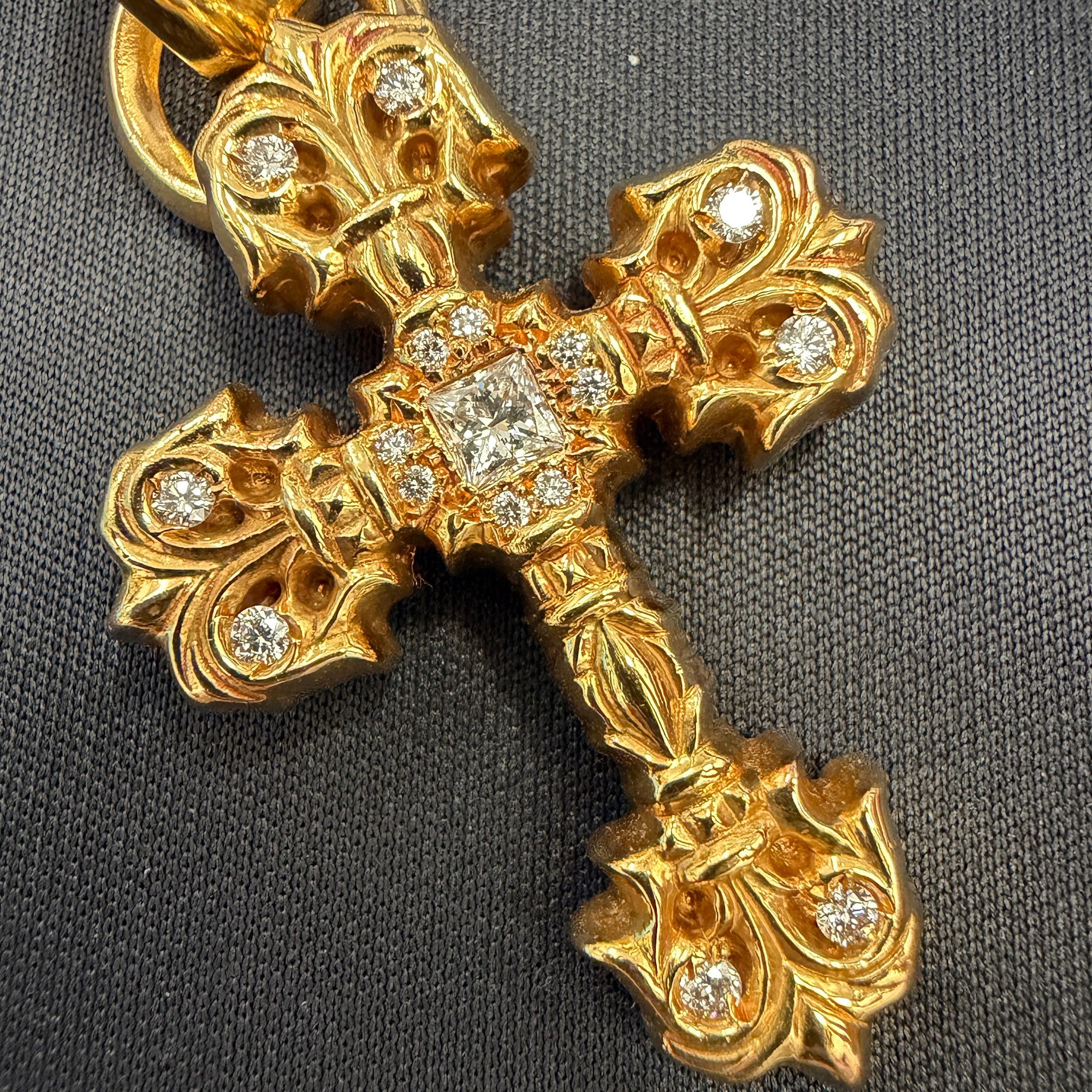 CHROME HEARTS 22K Filigree Cross Pendent XS With Bail Pave Diamond クロムハーツ 22K フィリグリークロス ペンダントXS ウィズベイル パヴェダイアモンド