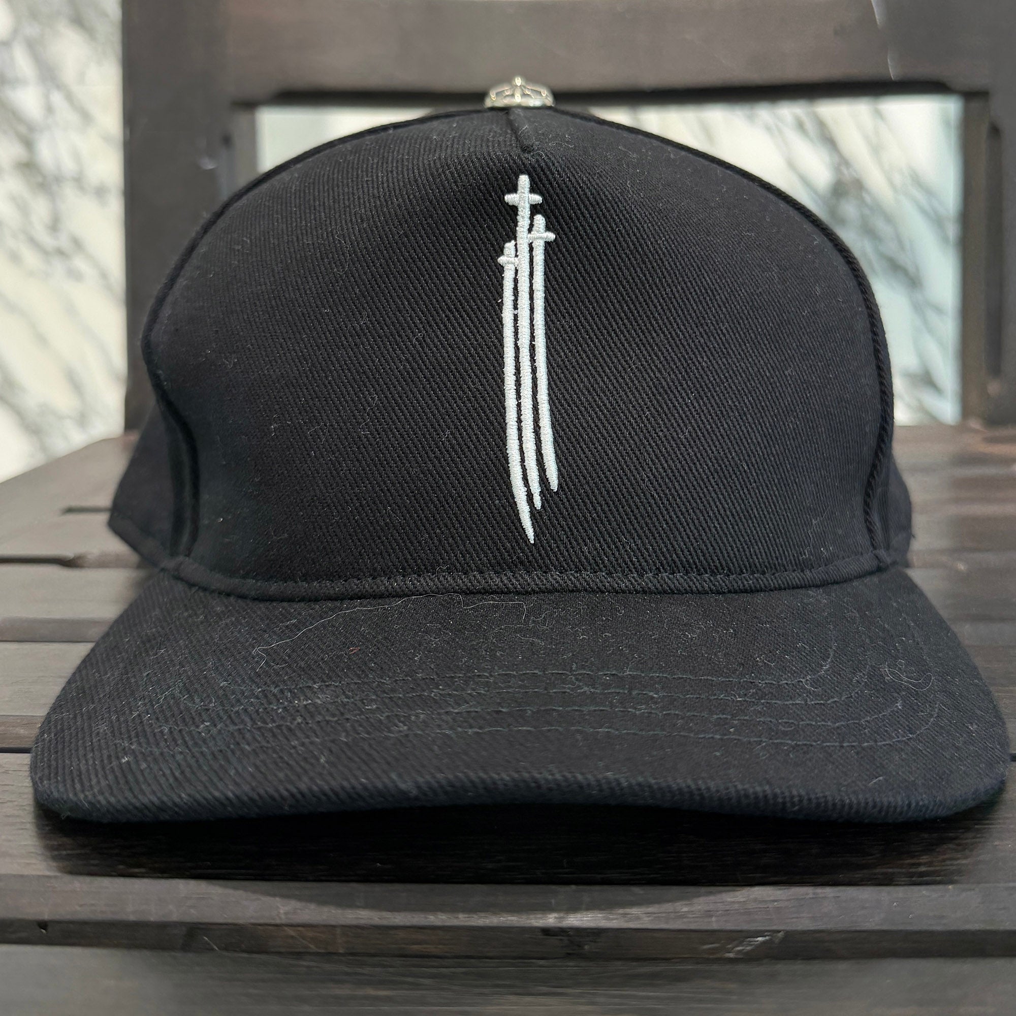CHROME HEARTS RS3 Cross Embroidery Trucker Cap Size ONE SIZE (51-61) クロムハーツ RS3クロス刺繡 トラッカーキャップ ワンサイズ (51-61)