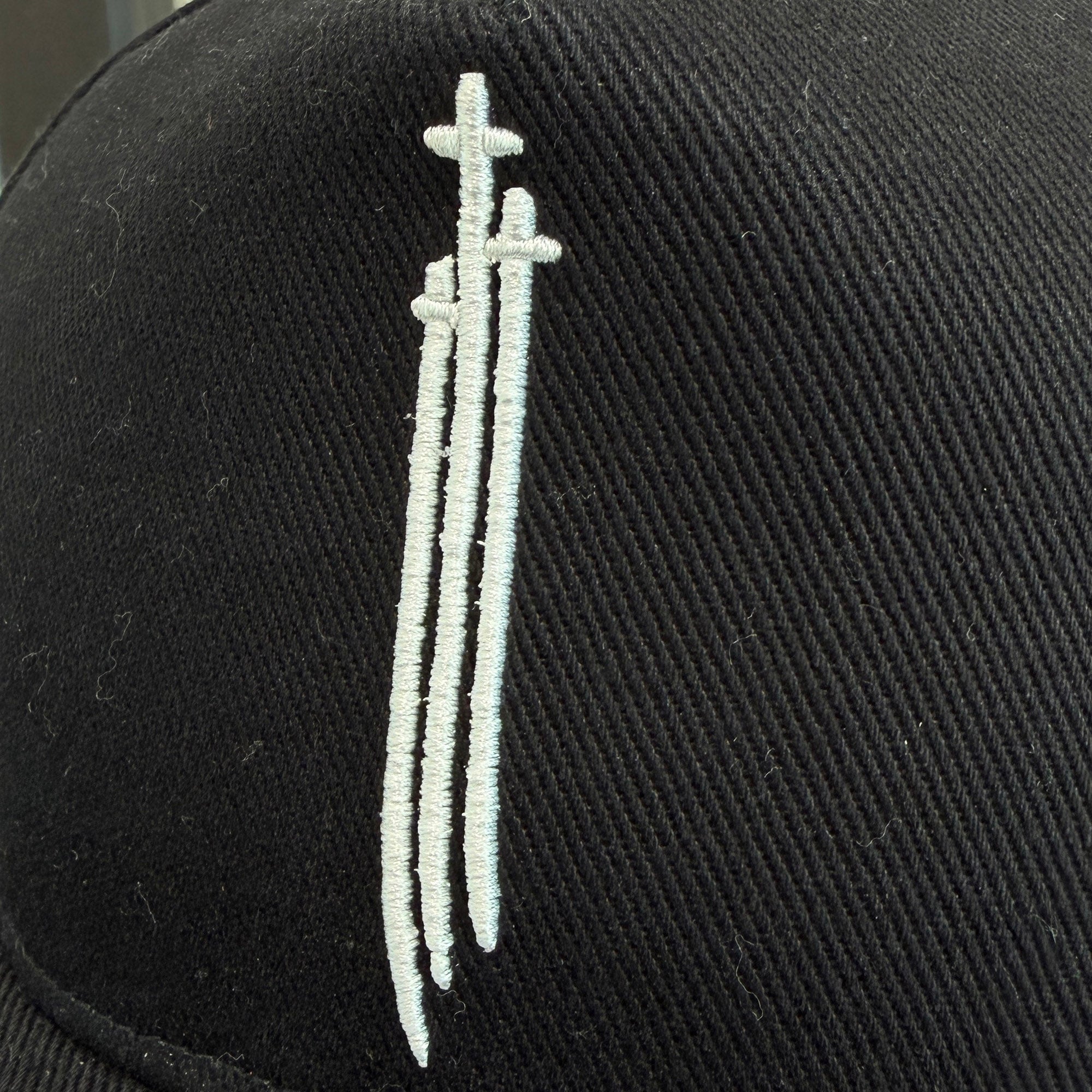 CHROME HEARTS RS3 Cross Embroidery Trucker Cap Size ONE SIZE (51-61) クロムハーツ RS3クロス刺繡 トラッカーキャップ ワンサイズ (51-61)