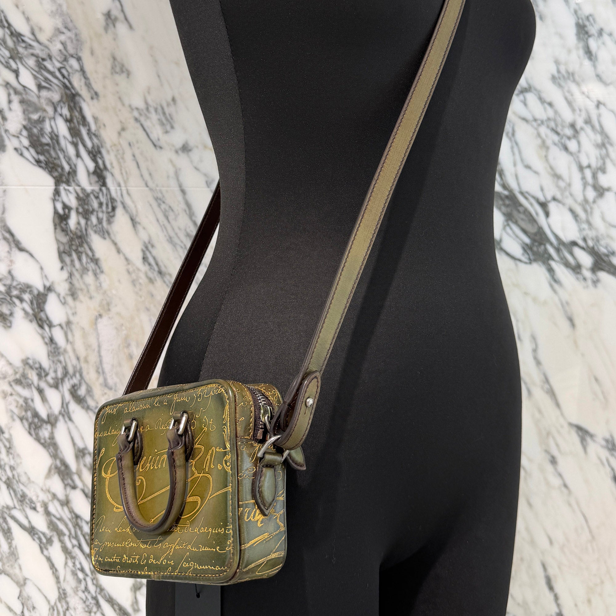 Berluti Un Jour Nano Scritto Leather Shoulder Pouch ベルルッティ アンジュール ナノ スクリットレザー ショルダーポーチ