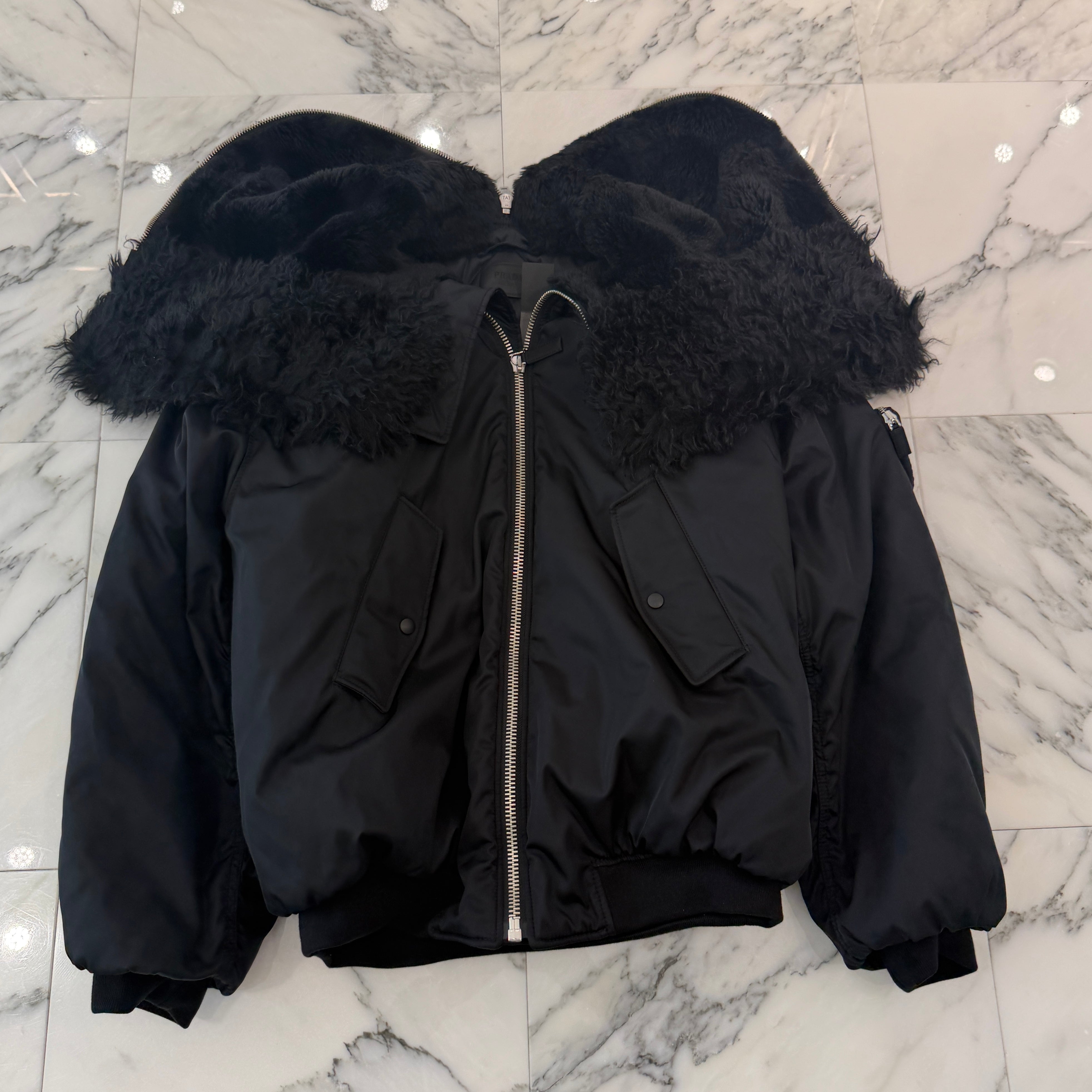 PRADA 2022AW Re-Nylon Fur Trimmed Hoodie Bomber Jacket SGC148 S222 1WQ8 Size XS プラダ リ ナイロン ファーフード ボンバージャケット サイズXS
