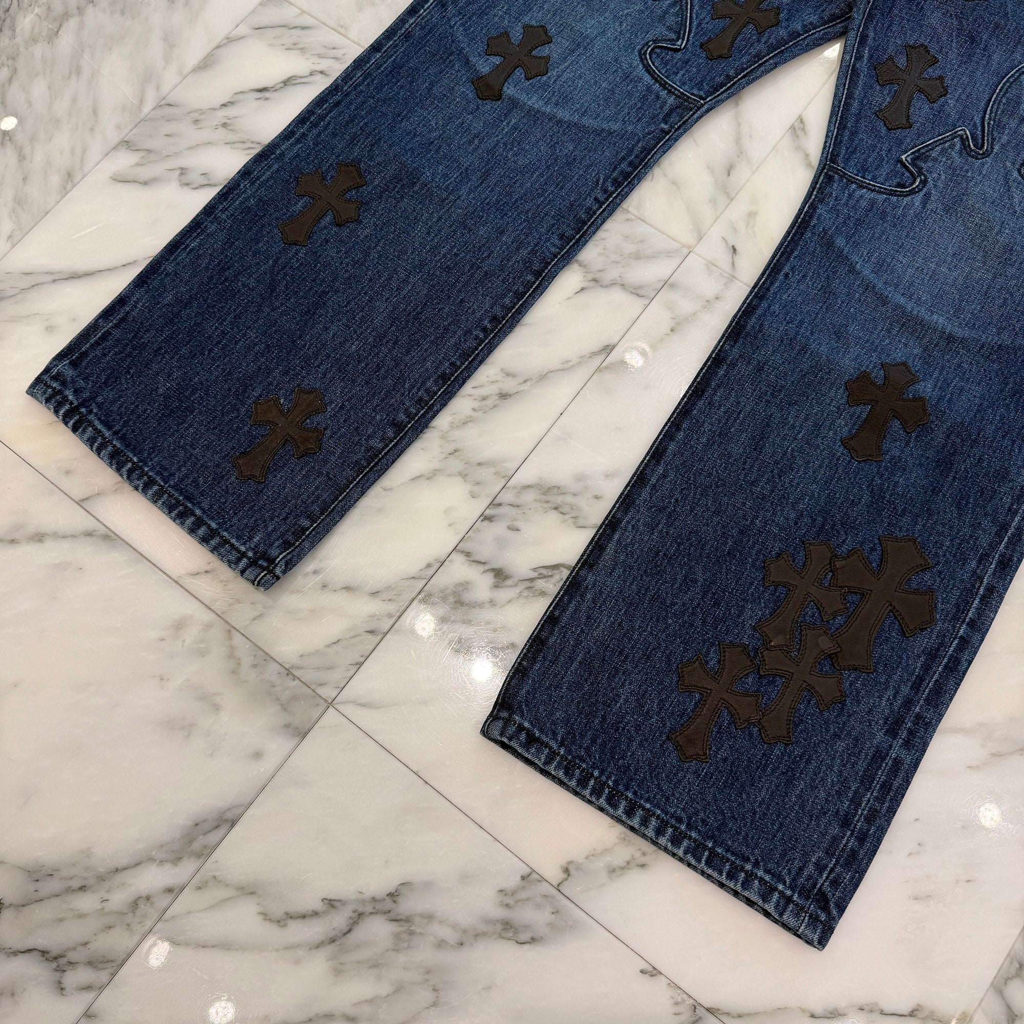 CHROME HEARTS Flare Knee Cemetery Cross Leather Patch Denim Pants Size 36 クロムハーツ フレアニー セメタリークロスレザーパッチ デニムパンツ サイズ36