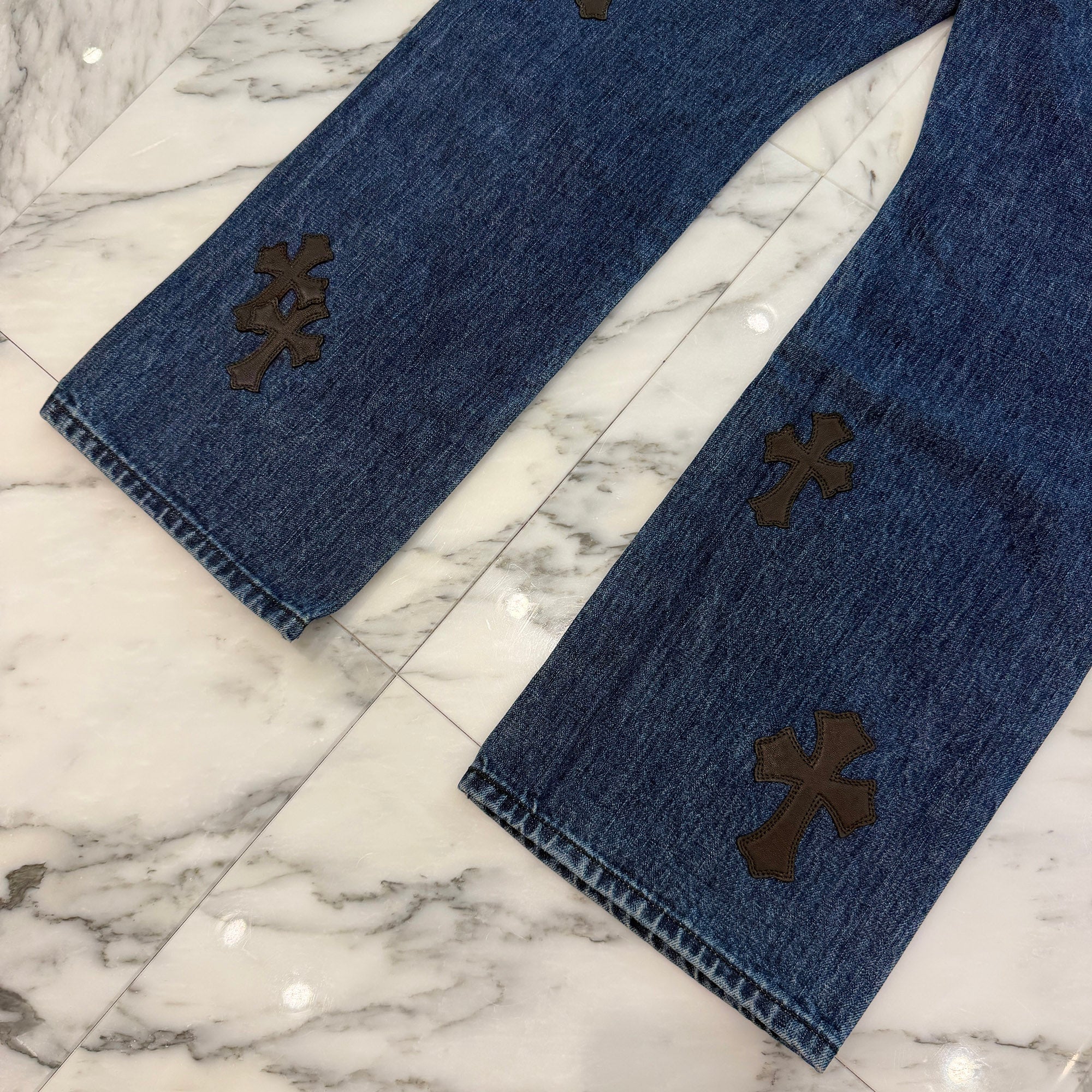 CHROME HEARTS Flare Knee Cemetery Cross Leather Patch Denim Pants Size 36 クロムハーツ フレアニー セメタリークロスレザーパッチ デニムパンツ サイズ36