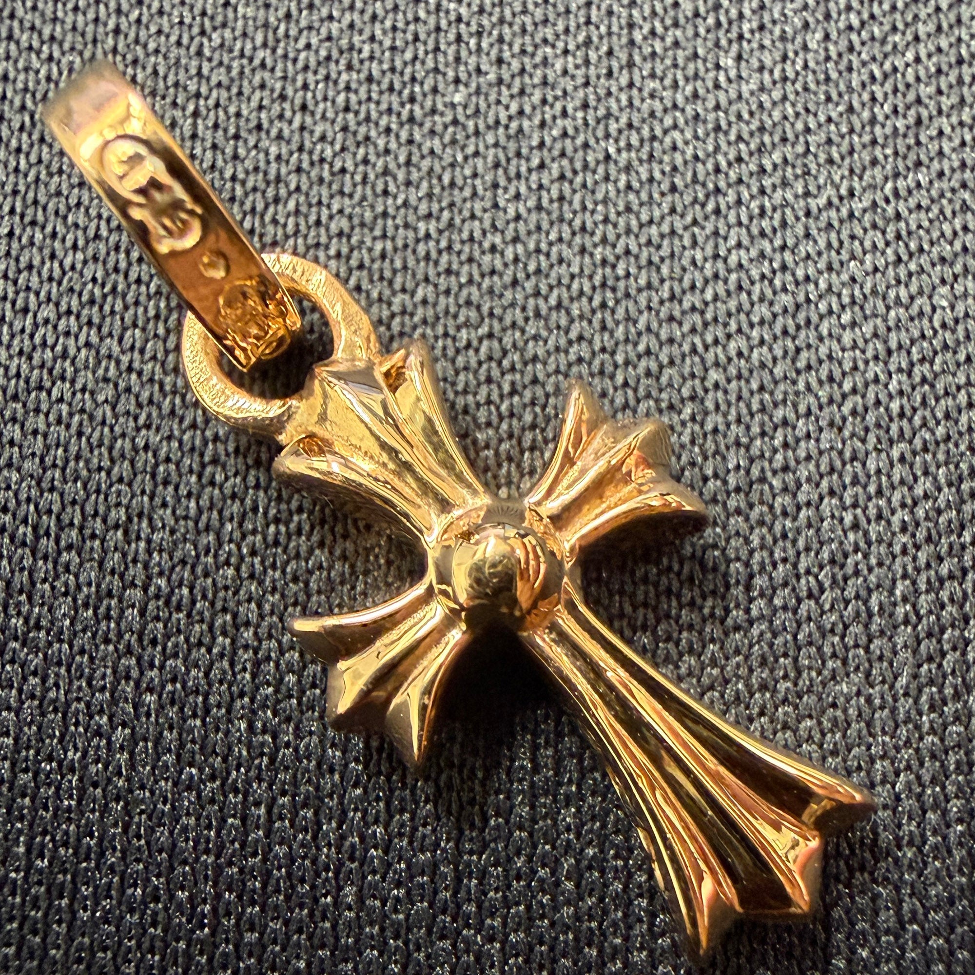 CHROME HEARTS 22K Baby Fat Cross Pave Blue Sapphire Pendant Top クロムハーツ 22K ベイビーファット クロス パヴェ ブルーサファイヤ ペンダントトップ