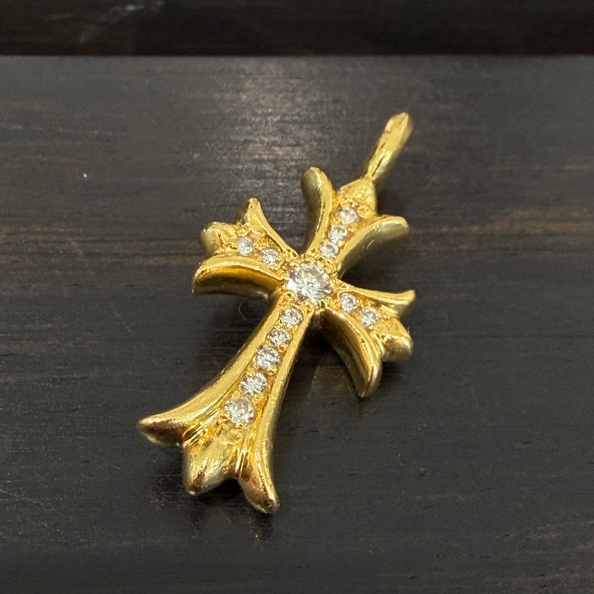 CHROME HEARTS 22K Tiny Fat Cross Charm Pave Diamond Pendant Top クロムハーツ 22K タイニーファット クロス チャーム パヴェダイヤモンド ペンダントトップ
