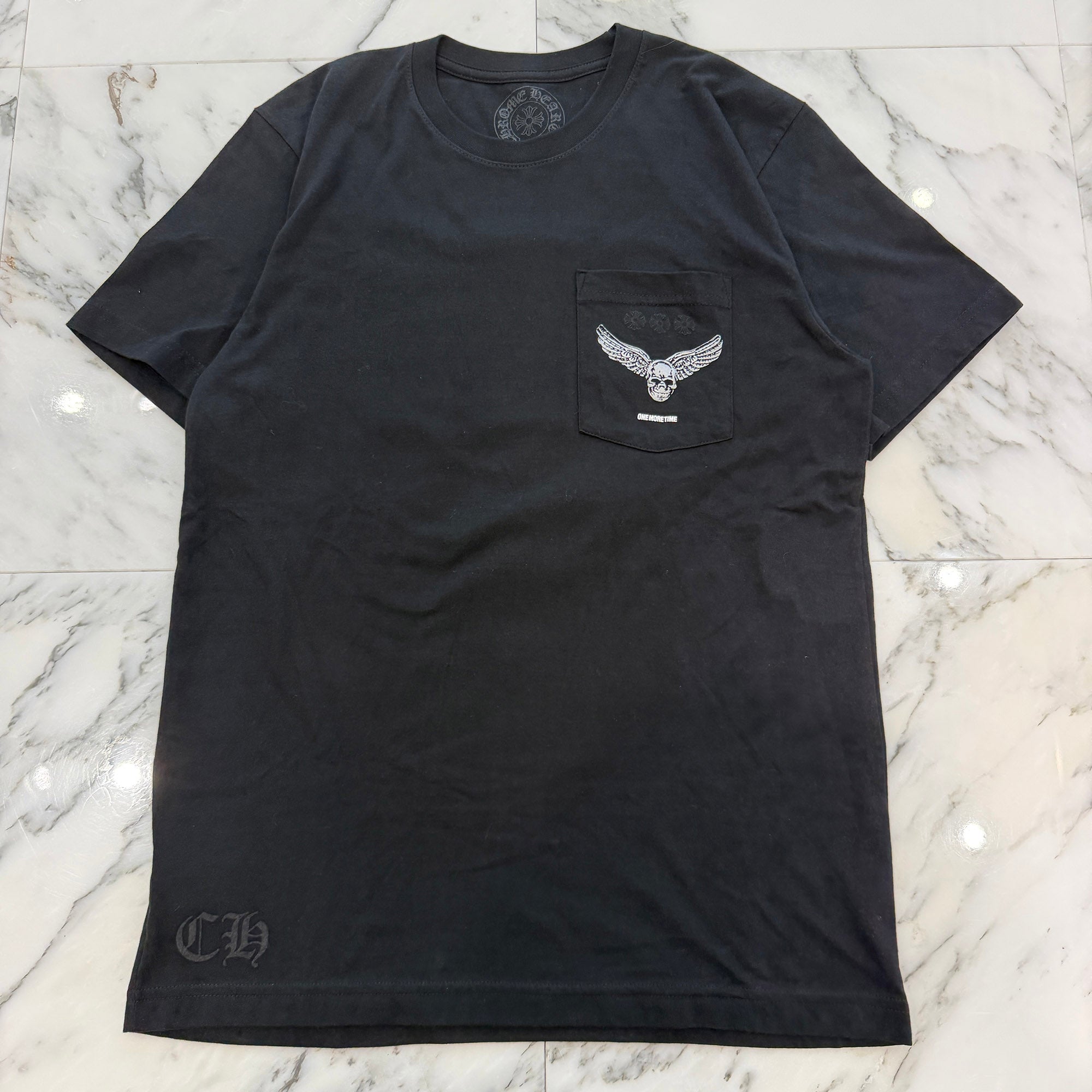 CHROME HEARTS FOTI × Yung Blud × Aerosmith Mahalia Back Cross Logo Tee Size M クロムハーツ フォティ× ヤングブラッド ×エアロスミス マハリア バック クロス ロゴ Tシャツ サイズM