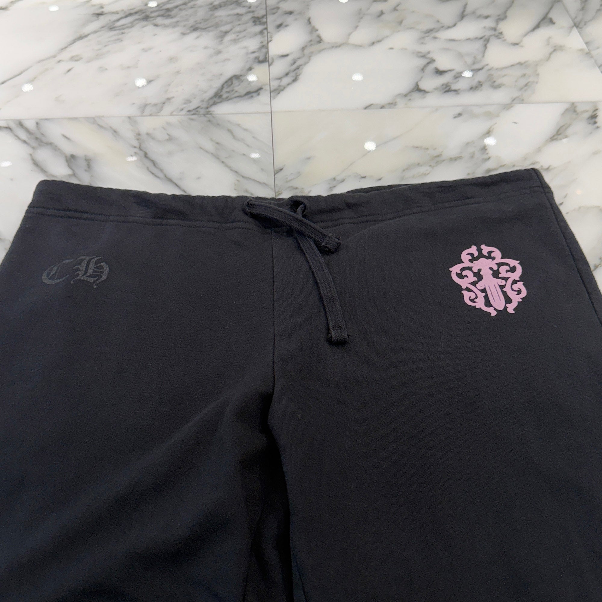 CHROME HEARTS × DEADLY DOLL 2025AW Vine Dagger Floral Cross Sweat Long Pants Size M クロムハーツ×デッドリードール ヴァインダガー フローラルクロス スウェットロングパンツ サイズM