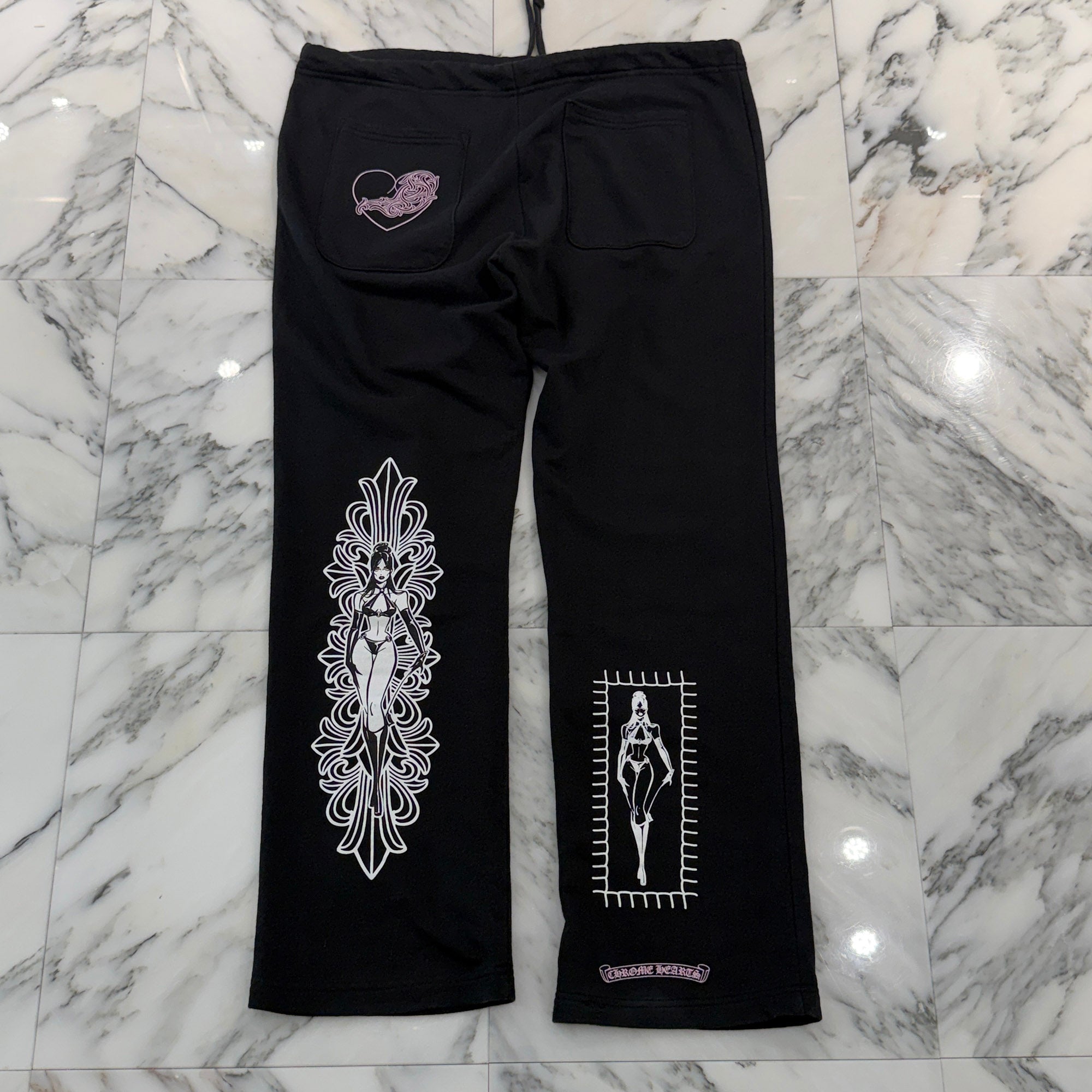 CHROME HEARTS × DEADLY DOLL 2025AW Vine Dagger Floral Cross Sweat Long Pants Size M クロムハーツ×デッドリードール ヴァインダガー フローラルクロス スウェットロングパンツ サイズM