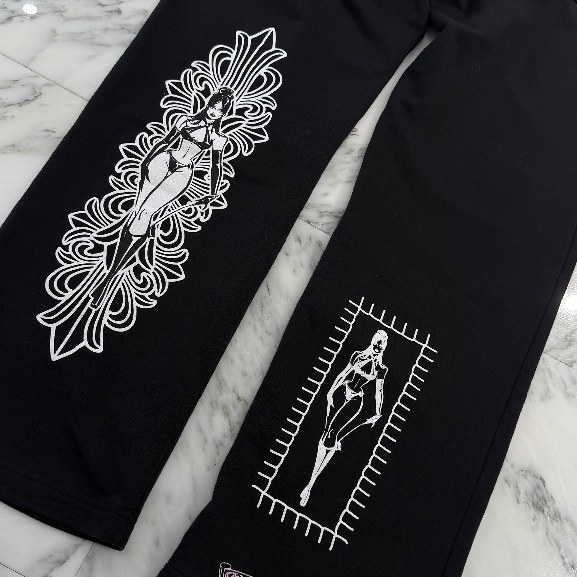 CHROME HEARTS × DEADLY DOLL 2025AW Vine Dagger Floral Cross Sweat Long Pants Size M クロムハーツ×デッドリードール ヴァインダガー フローラルクロス スウェットロングパンツ サイズM