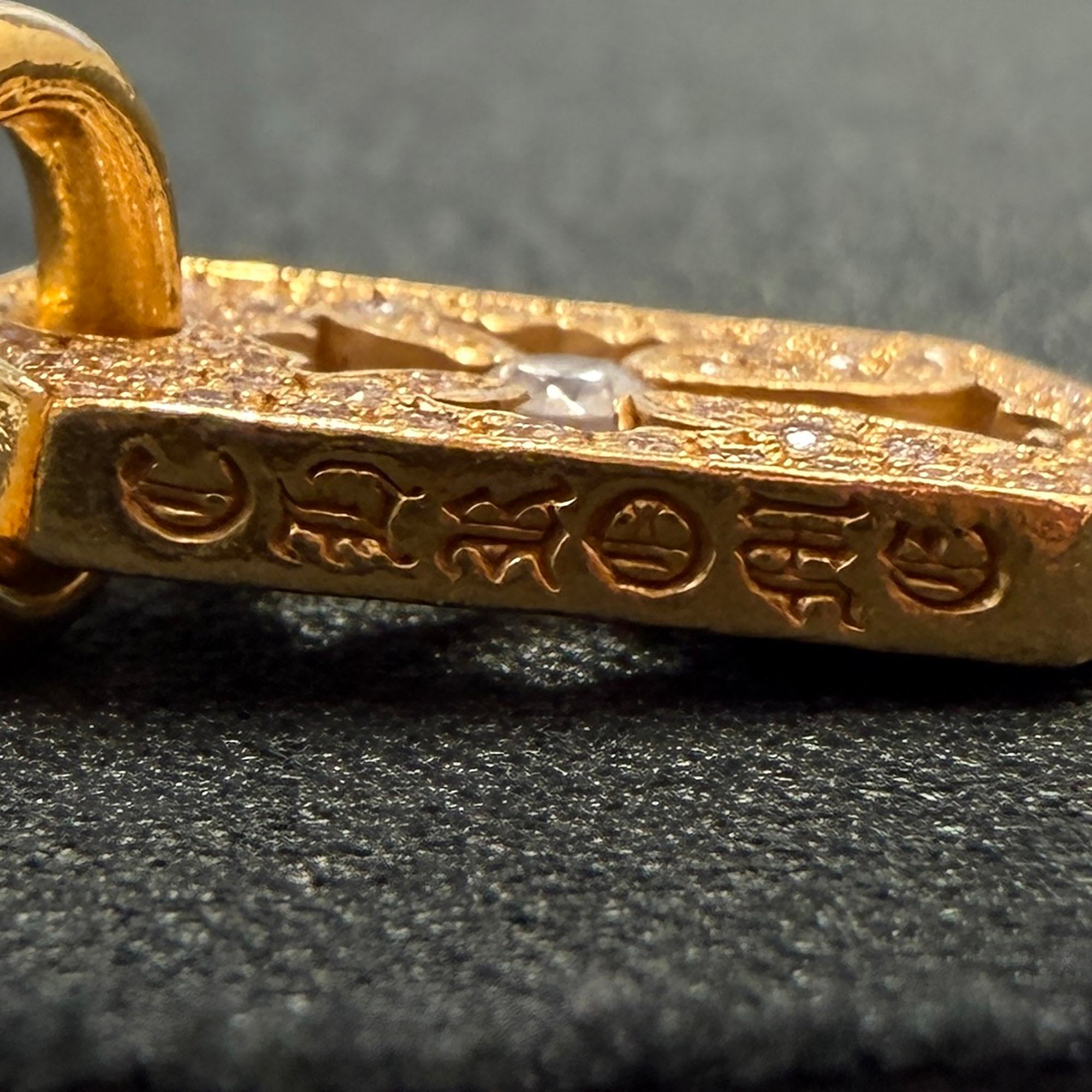 CHROME HEARTS 22K Tiny Cut Out Cross Dock Tag Pendant Charm Pave Diamond クロムハーツ 22K タイニー カットアウトクロス ドッグタグ ペンダントチャーム パヴェダイヤモンド