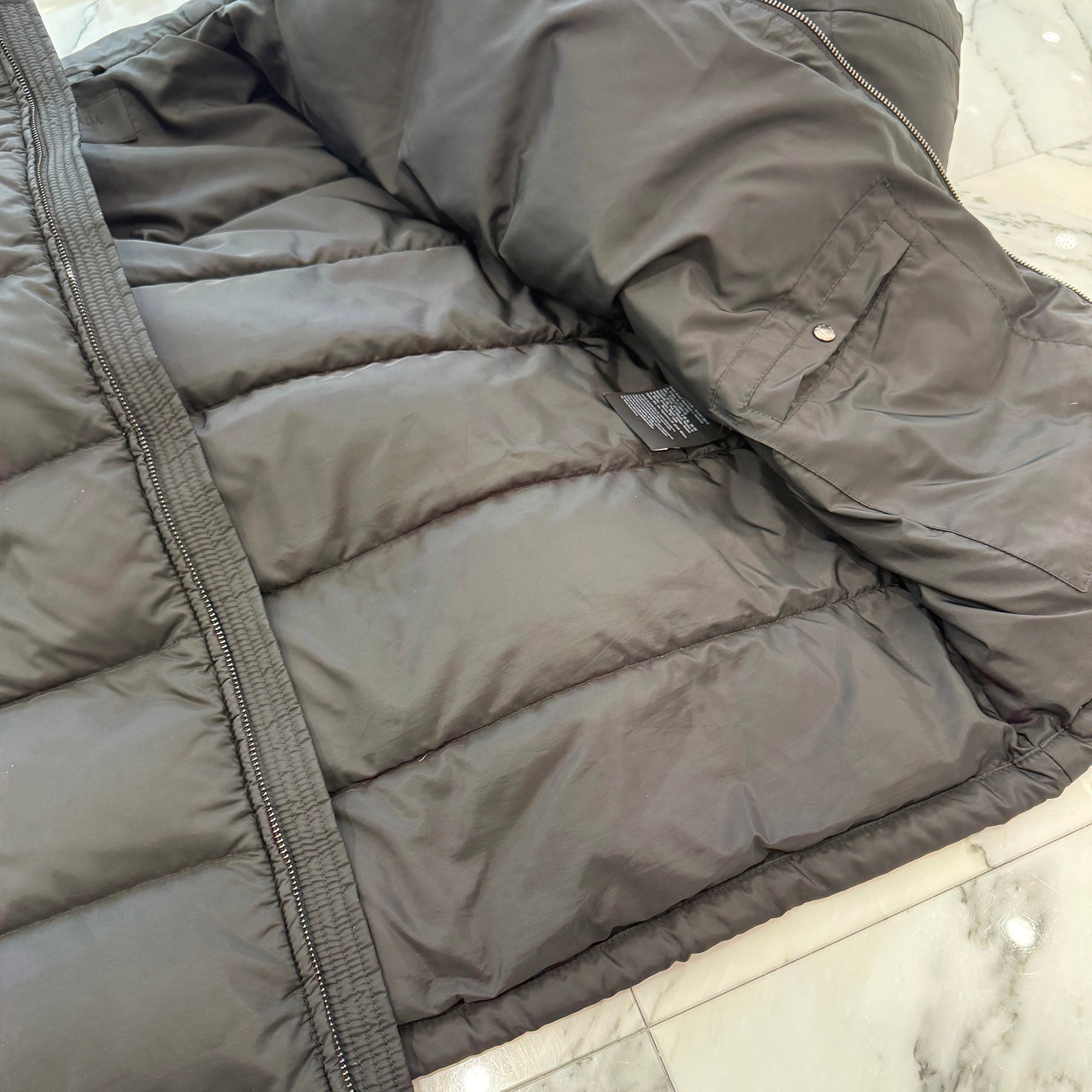 PRADA 2022AW Triangle Logo Plate Down Jacket SGY091 R132 1060 Size 54 プラダ トライアングルロゴ プレート ダウンジャケット サイズ54