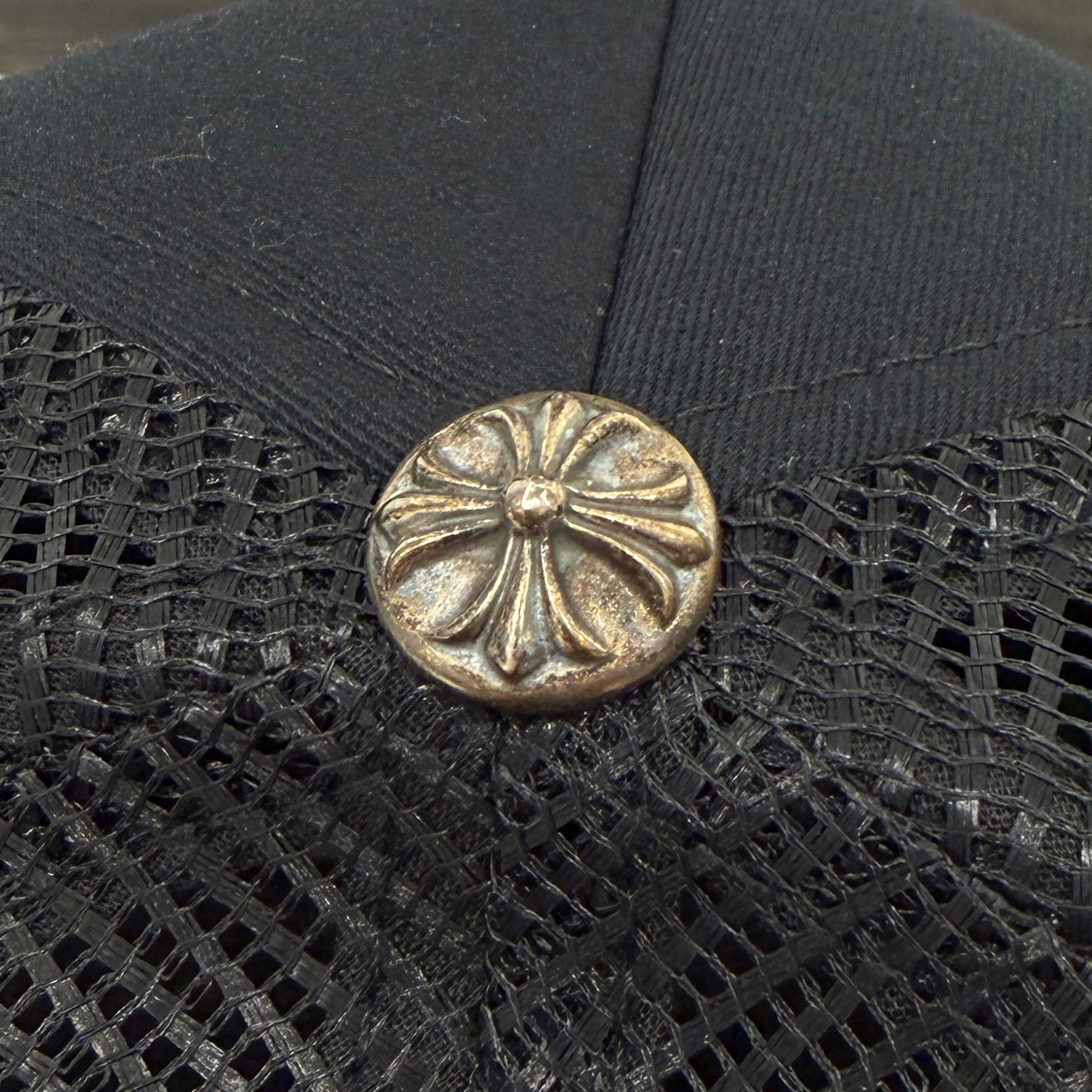 CHROME HEARTS × Guns N' Roses CH Plus Embroidery Tracker Cap Size ONE SIZE (53-60) クロムハーツ×ガンズ・アンド・ローゼズ CHプラス刺繍 トラッカーキャップ サイズONE SIZE (53-60)