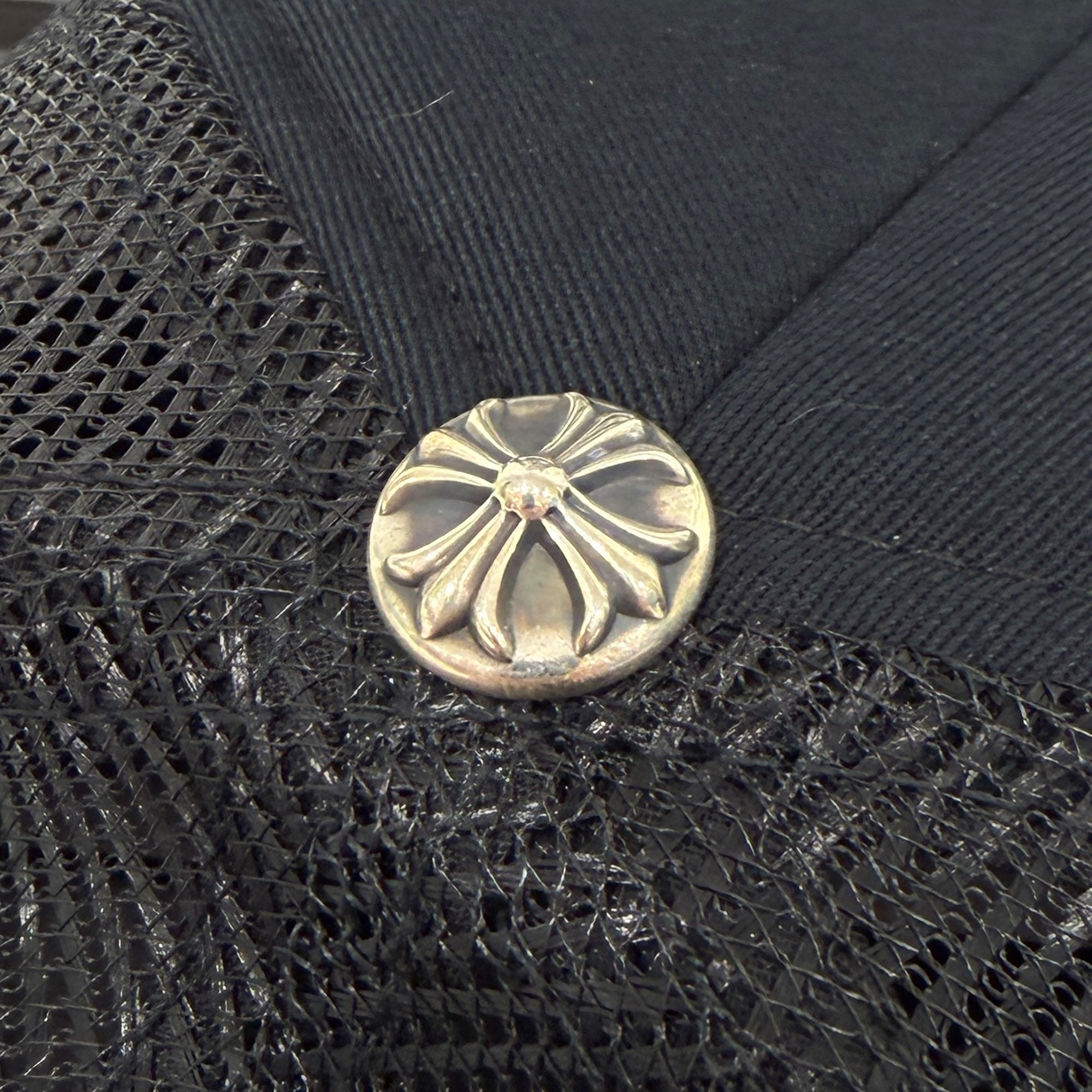 CHROME HEARTS Triple Cross Patch Trucker Cap ONE SIZE (51-61) クロムハーツ トリプルクロスパッチ トラッカーキャップ ONE SIZE (51-61)