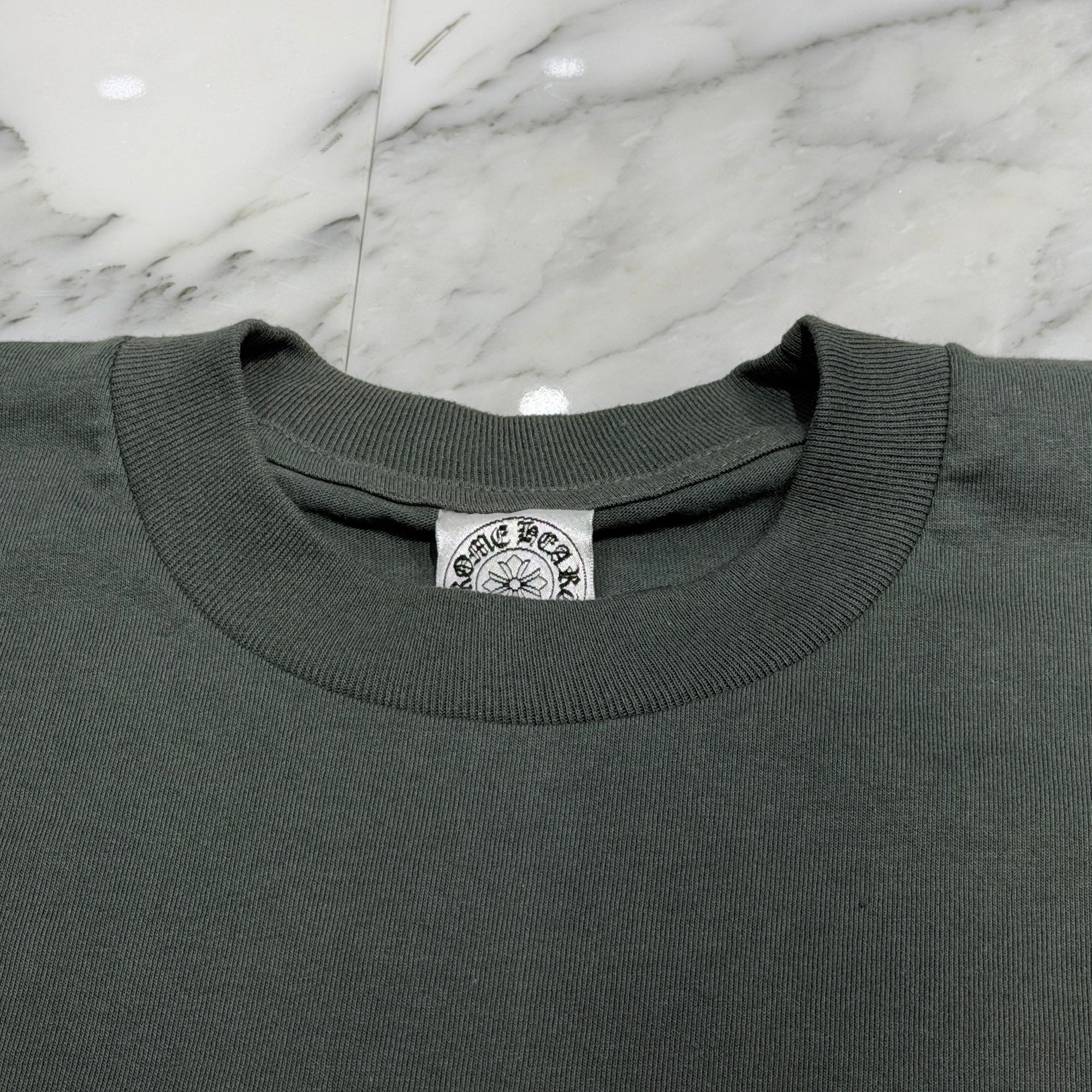 CHROME HEARTS Intellectual Gallery Limited Vertical Logo Back Scroll Tee Size L クロムハーツ インテレクチュアルギャラリー限定 ヴァーティカルロゴ バックスクロールTシャツ サイズL