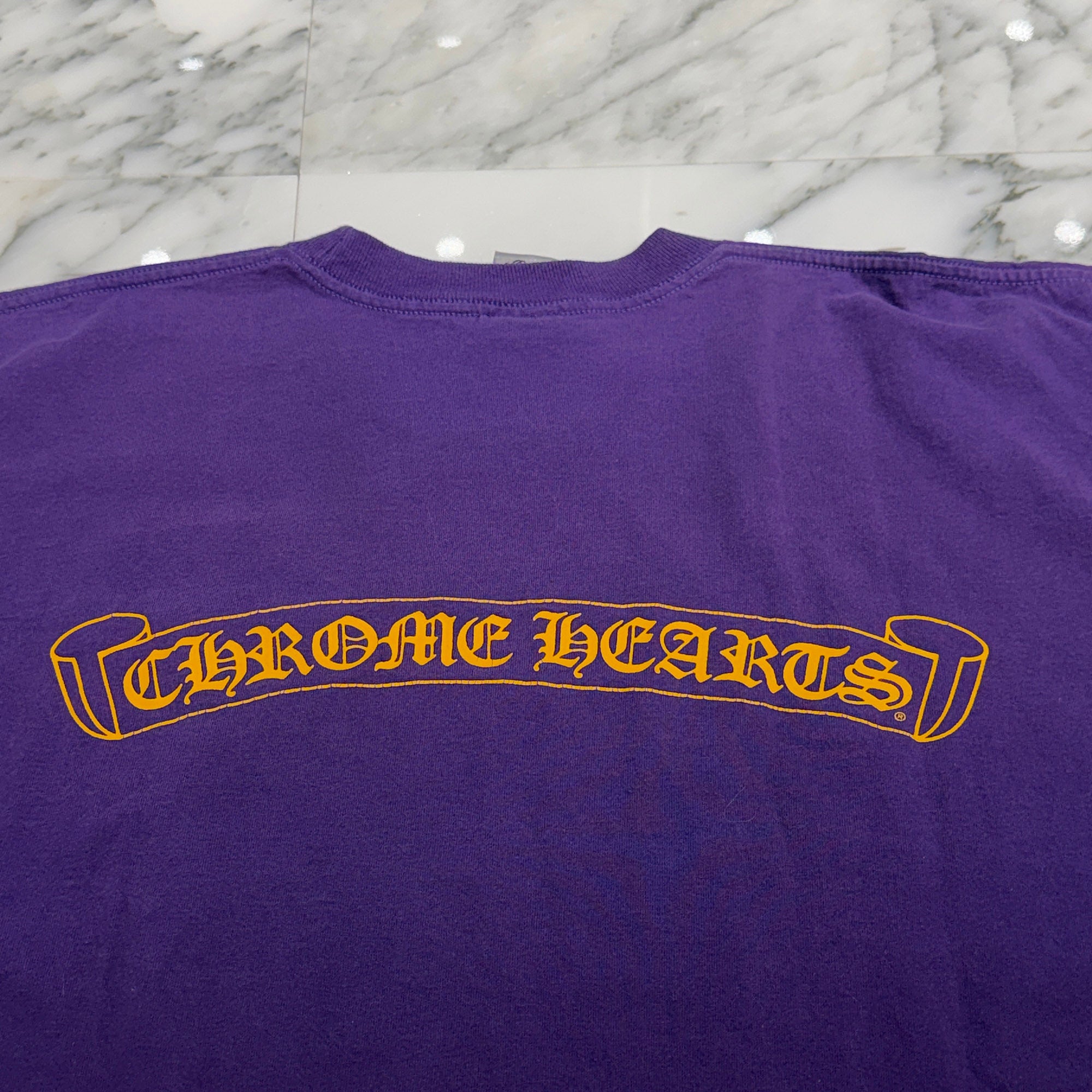 CHROME HEARTS Vertical Logo Back Scroll Print Tee Size XL クロムハーツ ヴァーティカルロゴ バックスクロール プリント Tシャツ サイズXL