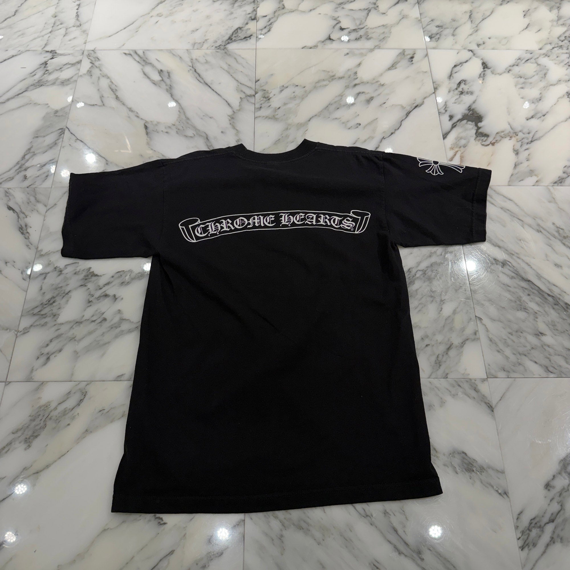 CHROME HEARTS Back Sroll Logo Sleeve CH Cross Tee Size M クロムハーツ バックスクロールロゴ 袖CHクロス Tシャツ サイズM