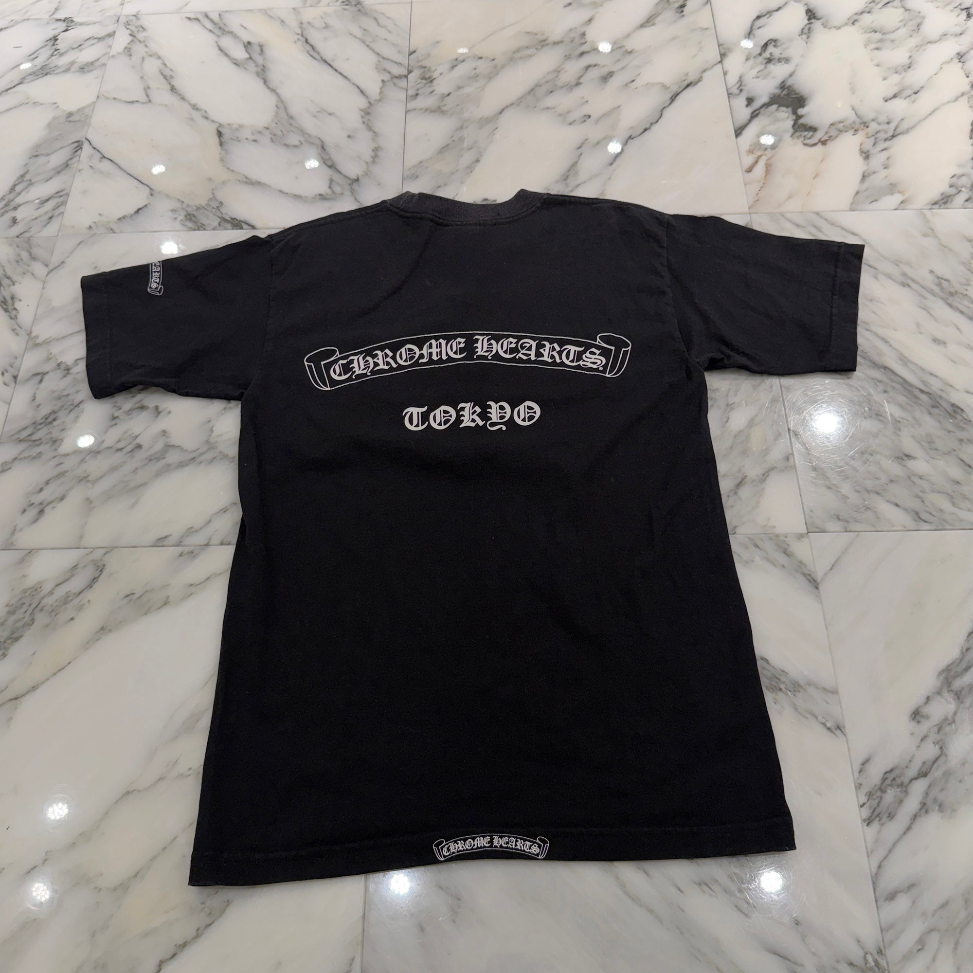 CHROME HEARTS Tokyo Limited Back Sroll Logo Tee Size M クロムハーツ 東京限定 バックスクロールロゴ Tシャツ サイズM