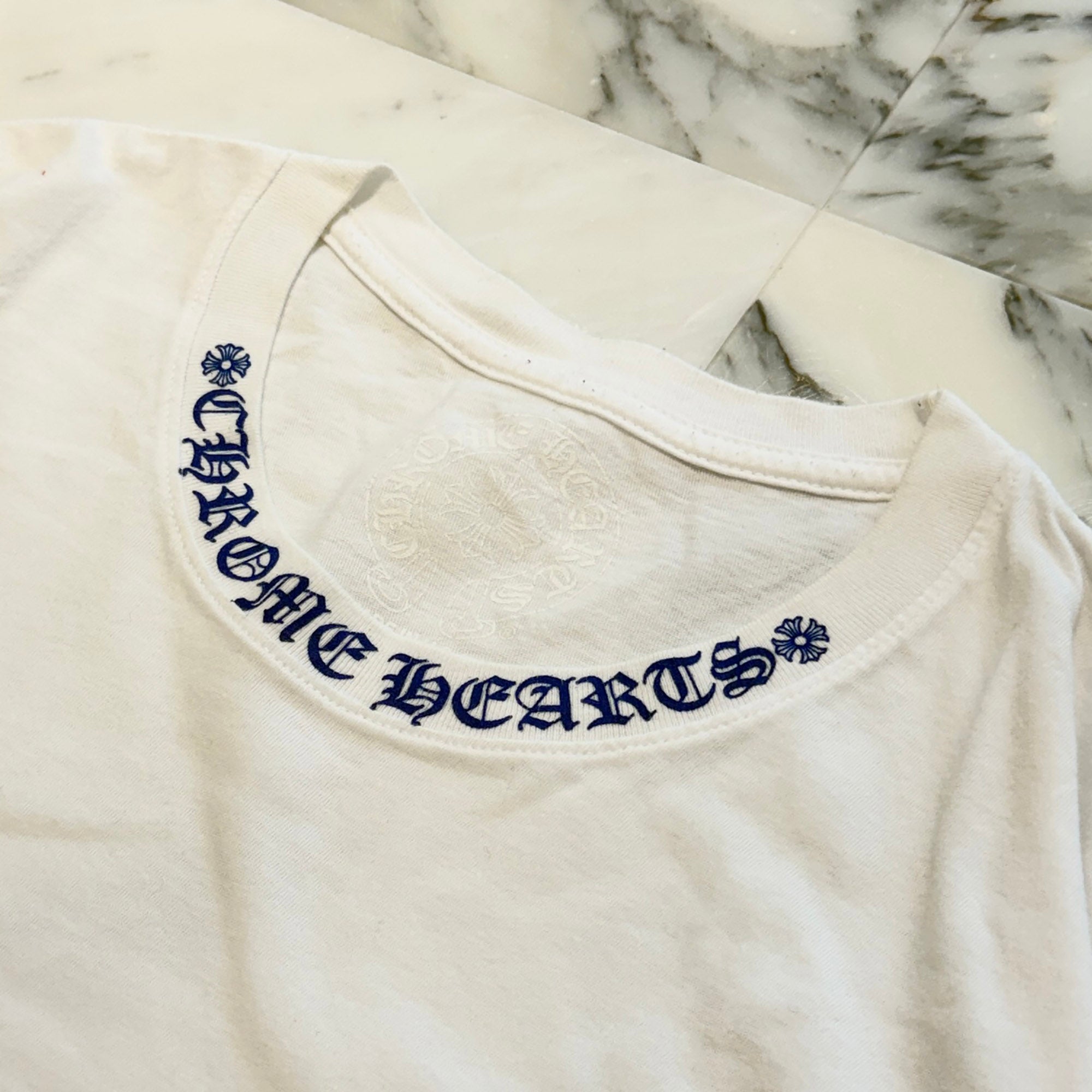 CHROME HEARTS 2025SS Old English Neck Logo Tee Size L クロムハーツ オールドイングリッシュ ネックロゴ Tシャツ サイズL