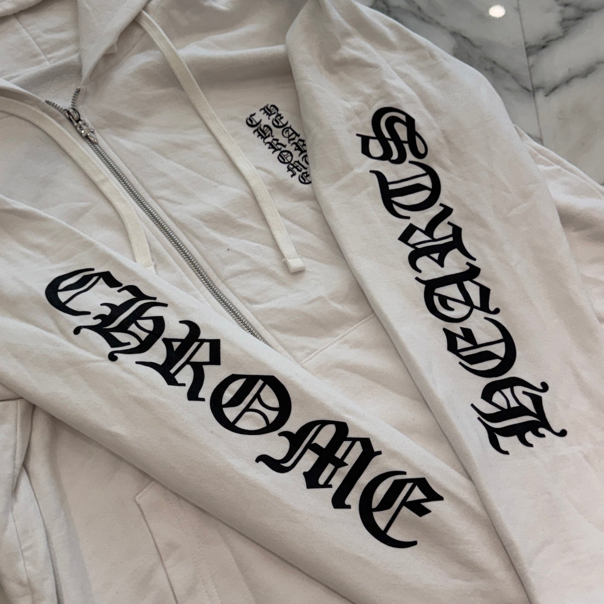 CHROME HEARTS メンズ　 Lサイズ CHROME HEARTS Vertical Logo Zip Up Hoodie Size L クロムハーツ