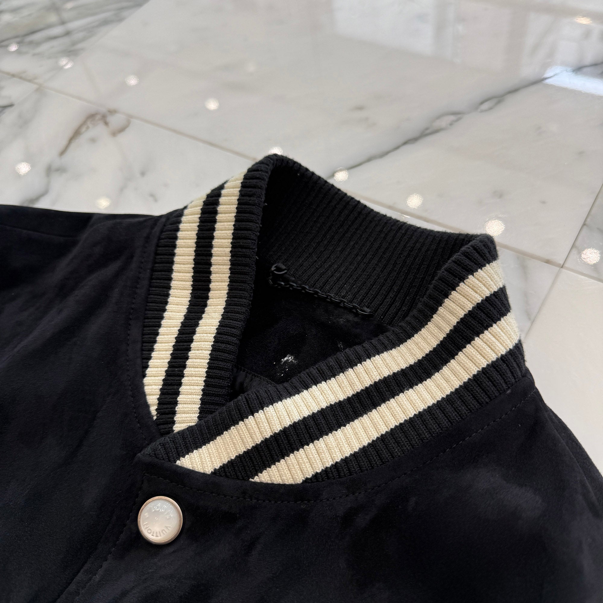 LOUIS VUITTON 2024AW Embellished Leather Bomber Jacket HRL71E Size 48 ルイヴィトン エンベリッシュド レザー ボンバー ジャケット サイズ48