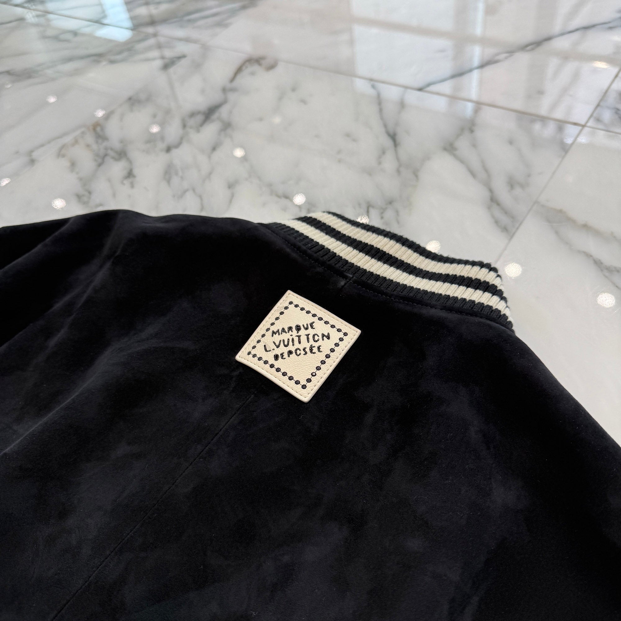 LOUIS VUITTON 2024AW Embellished Leather Bomber Jacket HRL71E Size 48 ルイヴィトン エンベリッシュド レザー ボンバー ジャケット サイズ48