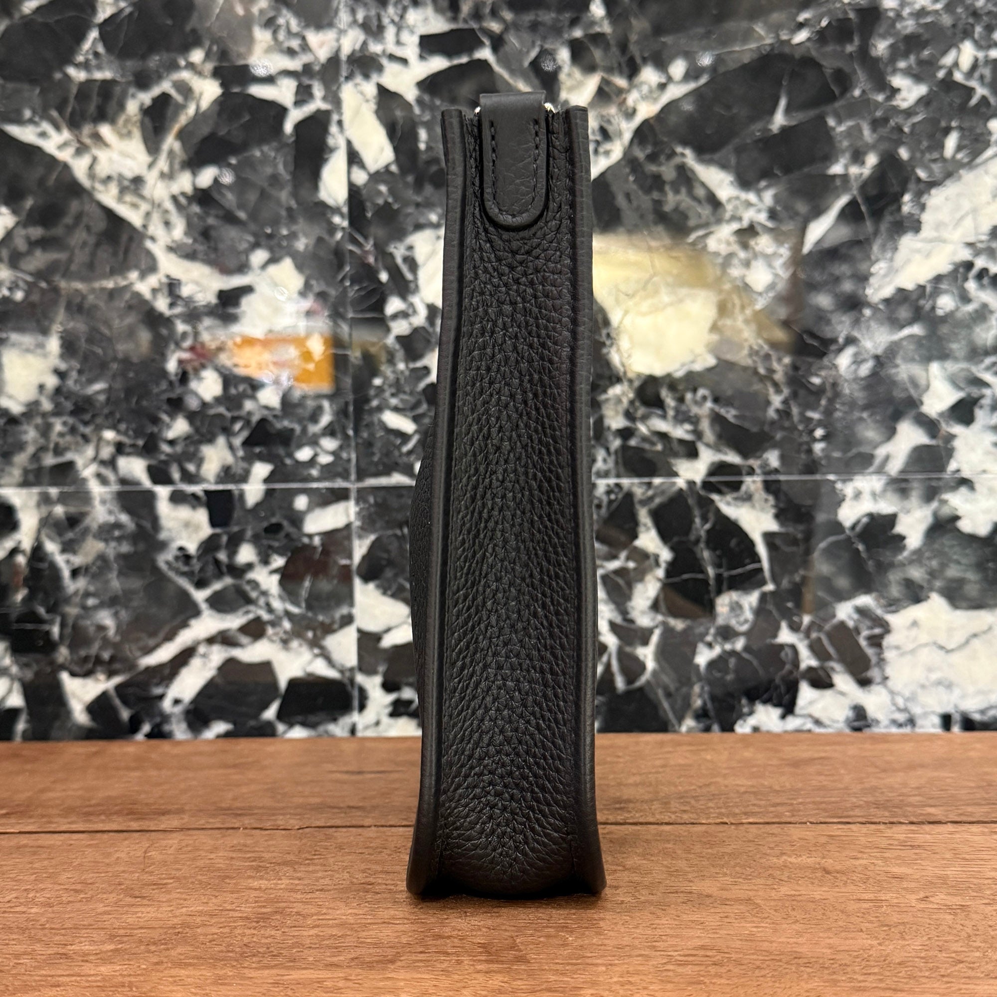 HERMES Evelyn Amazon TPM "NOIR" W刻印 エルメス エブリン アマゾン TPM "ノワール" レザーショルダーバッグ W刻印