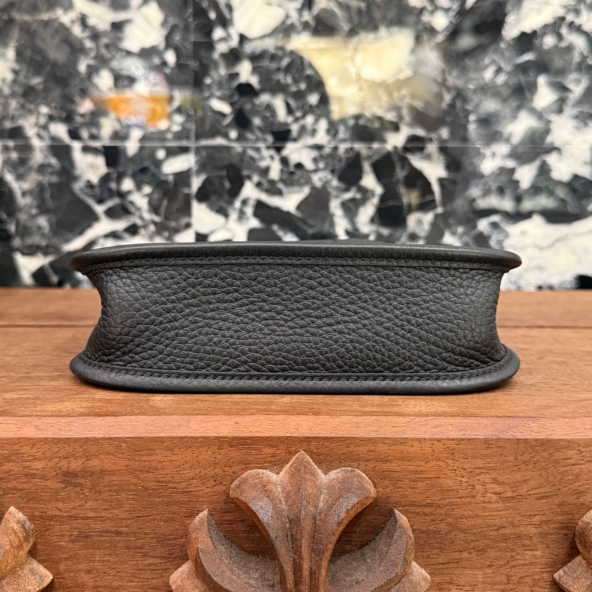 HERMES Evelyn Amazon TPM "NOIR" W刻印 エルメス エブリン アマゾン TPM "ノワール" レザーショルダーバッグ W刻印