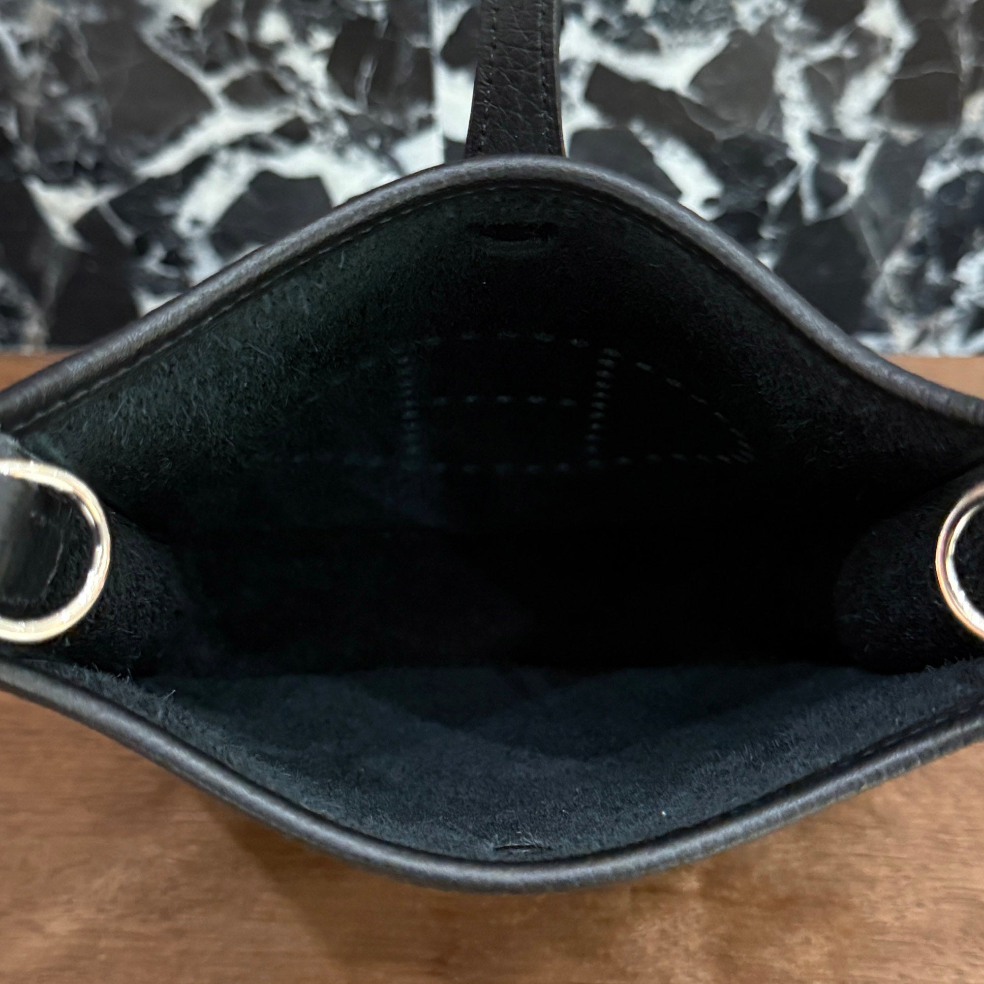 HERMES Evelyn Amazon TPM "NOIR" W刻印 エルメス エブリン アマゾン TPM "ノワール" レザーショルダーバッグ W刻印
