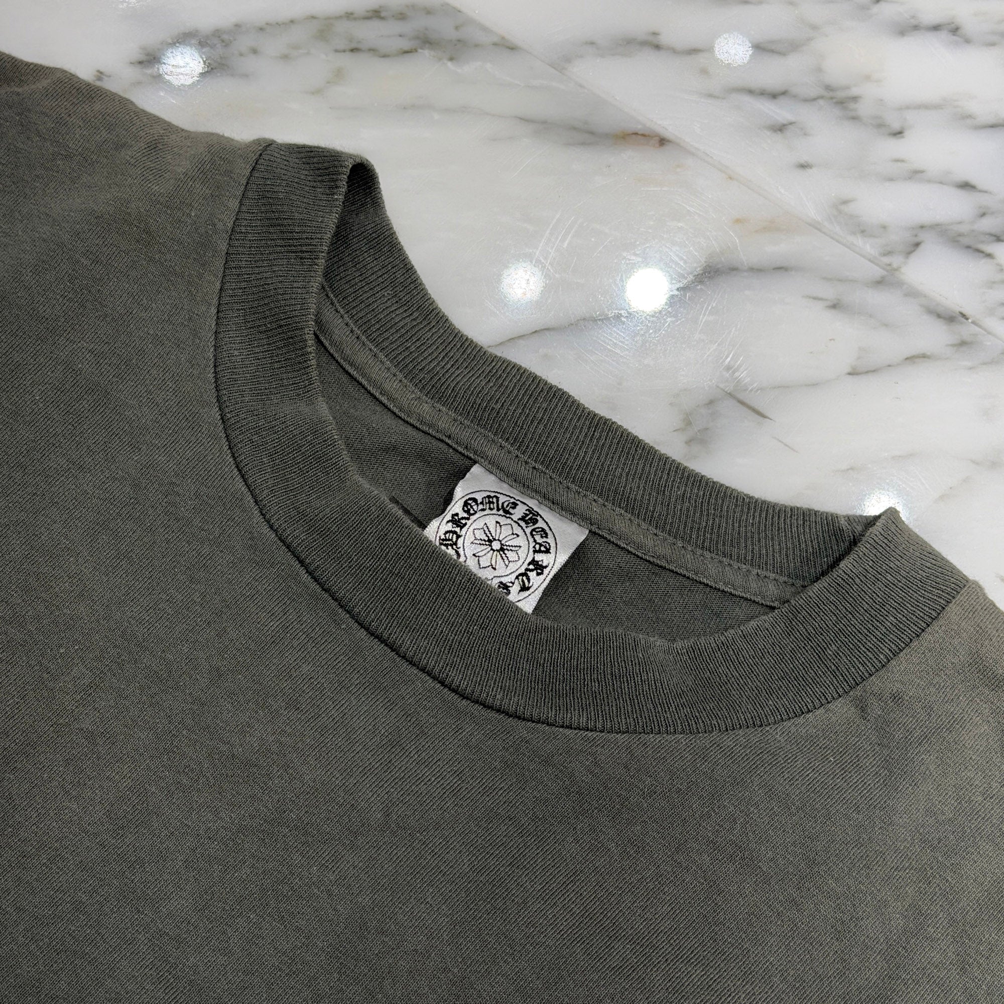 CHROME HEARTS Intellectual Gallery Limited Vertical Logo Back Scroll Tee Size L クロムハーツ インテレクチュアルギャラリー限定 ヴァーティカルロゴ バックスクロールTシャツ サイズL