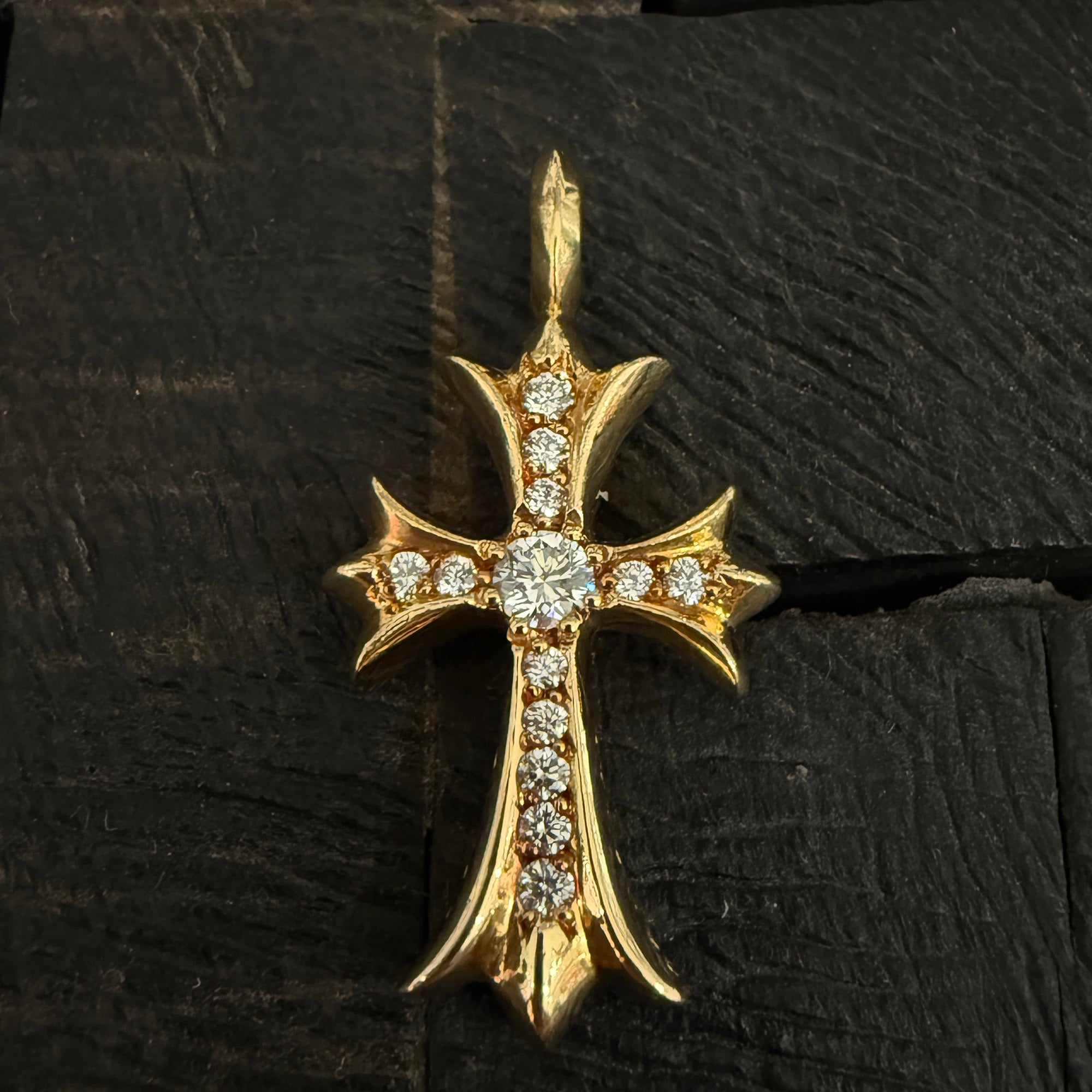 CHROME HEARTS 22K Tiny Fat Cross Charm Pave Diamond Pendant Top クロムハーツ 22K タイニーファット クロス チャーム パヴェダイヤモンド ペンダントトップ