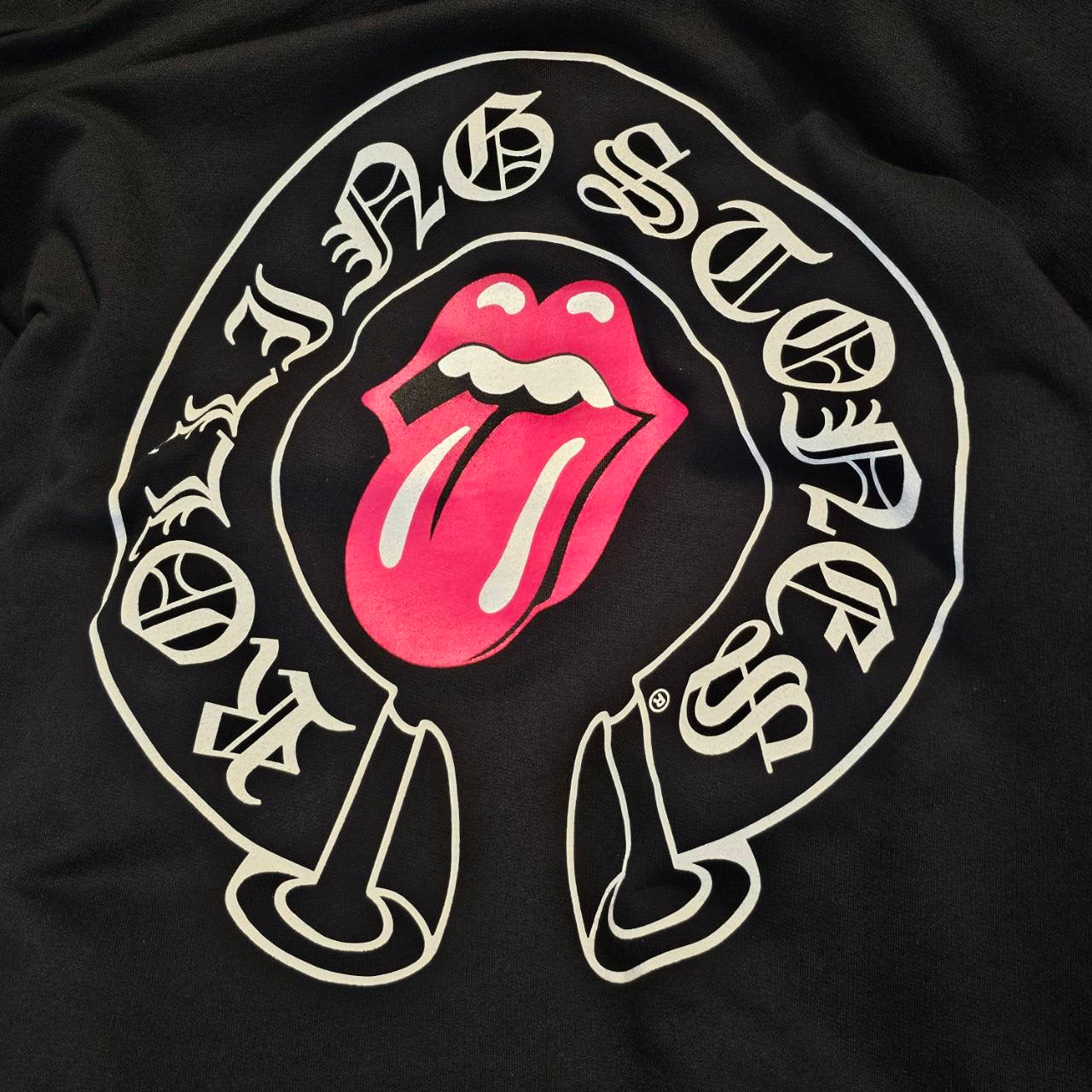 CHROME HEARTS × The Rolling Stones Lip＆Tongue Horseshoe Zip Up Hoodie Size XL クロムハーツ × ザローリングストーンズ リップアンドタン ホースシュー ジップアップ フーディ サイズXL