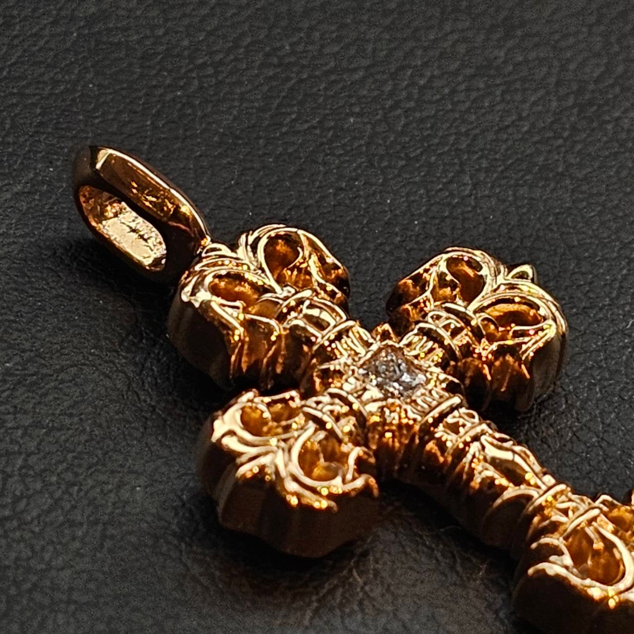 CHROME HEARTS 22K Tiny Filigree Cross 1 Diamond Pendant Top クロムハーツ 22K タイニーフィリグリークロス 1ダイアモンド ペンダントトップ