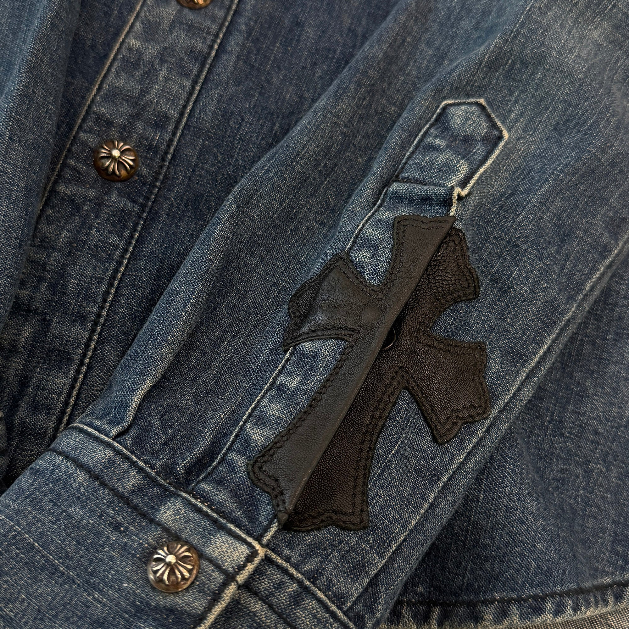 CHROME HEARTS Leather Cross Patch Western Denim Shirt Size SM クロムハーツ オールド レザー クロスパッチ ウェスタン デニムシャツ サイズSM