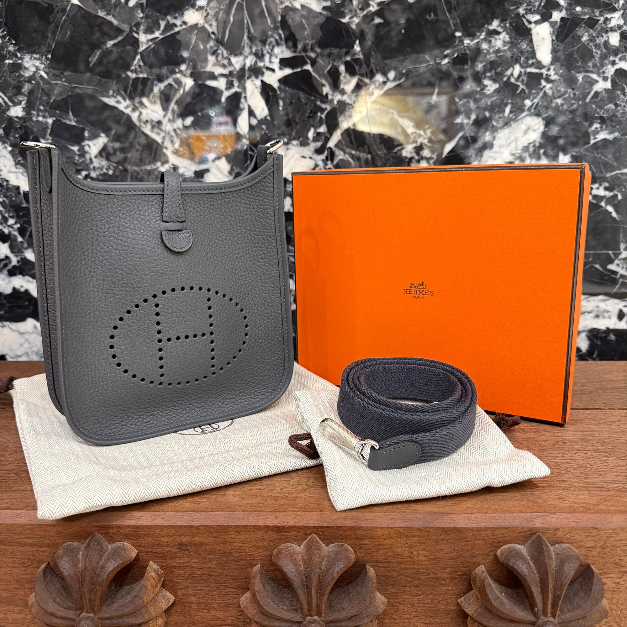 HERMES Evelyn Amazon TPM "Gris Misty" G刻印 エルメス エブリン アマゾン TPM "グリミスティ" レザーショルダーバッグ G刻印
