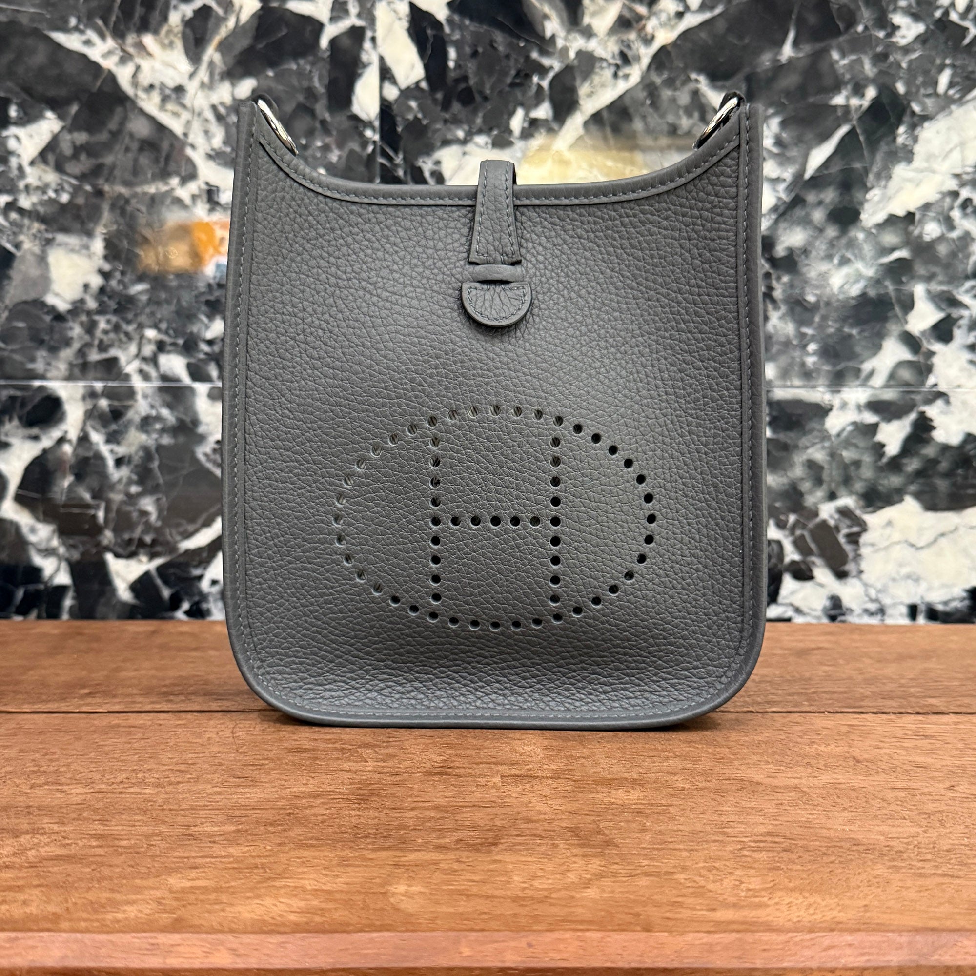 HERMES Evelyn Amazon TPM "Gris Misty" G刻印 エルメス エブリン アマゾン TPM "グリミスティ" レザーショルダーバッグ G刻印