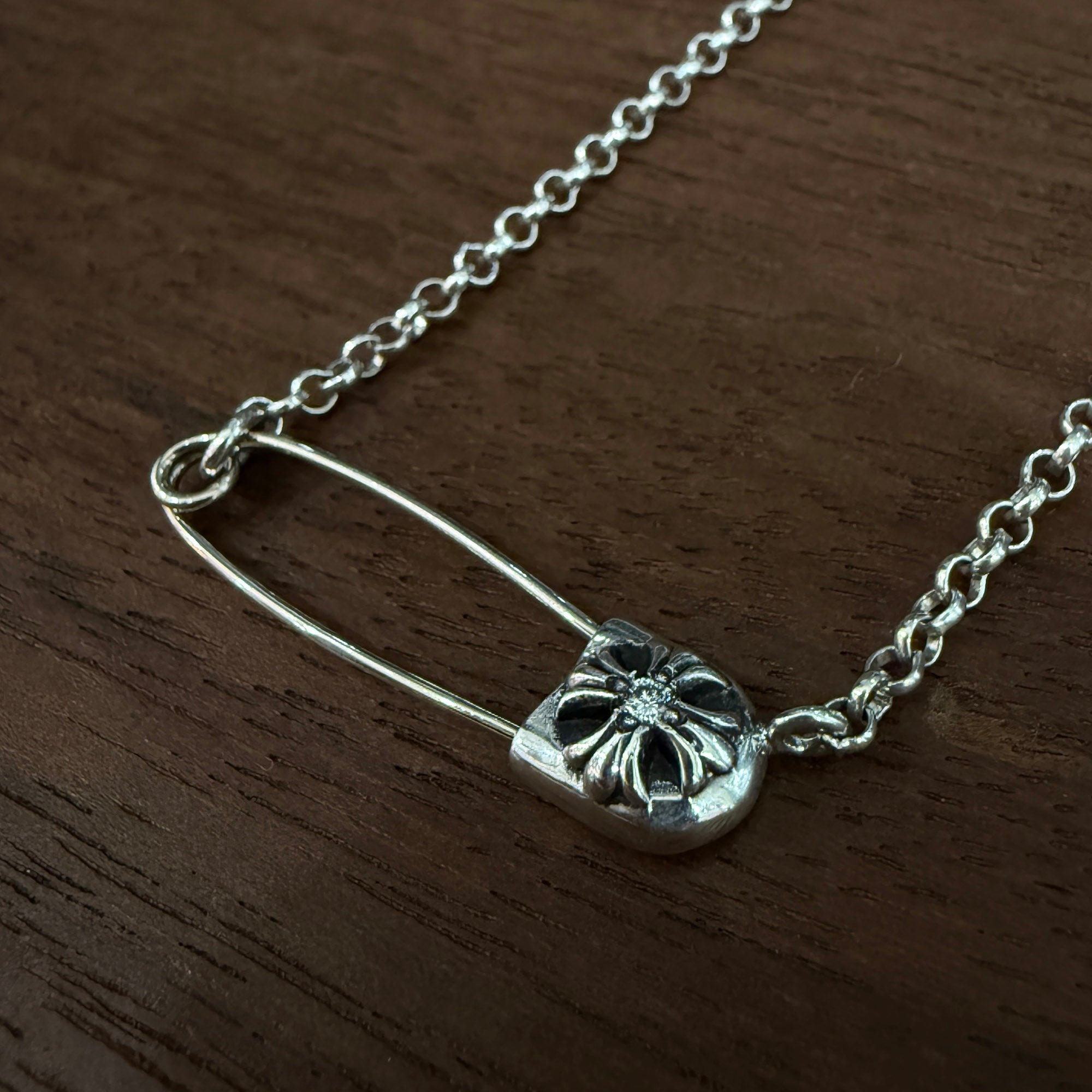 CHROME HEARTS セーフティピンネックレス 18インチ CHROME HEARTS Safety Pin Pendant Top 1 Diamond Roll Chain Necklace