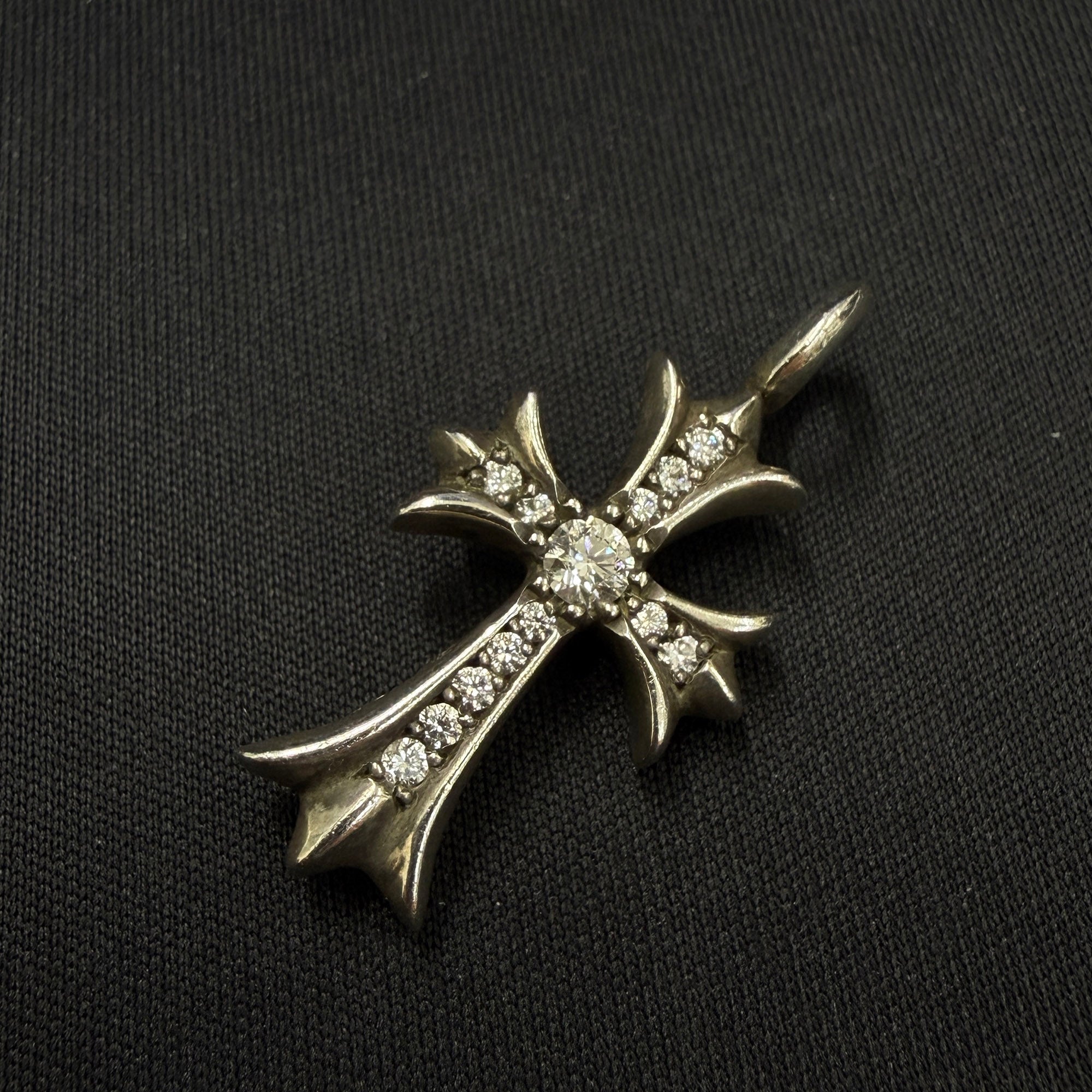 CHROME HEARTS Tiny Fat Cross Pave Diamond Pendant Top クロムハーツ