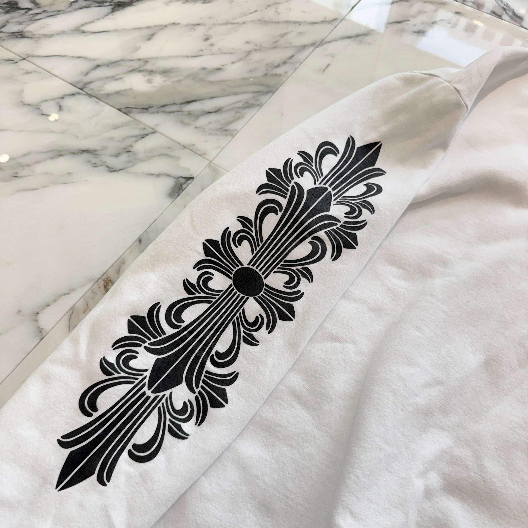 CHROME HEARTS Floral Cross Horseshoe Crewneck Sweat Shirts Size L クロムハーツ フローラルクロス ホースシュー クルーネック スウェットシャツ サイズL