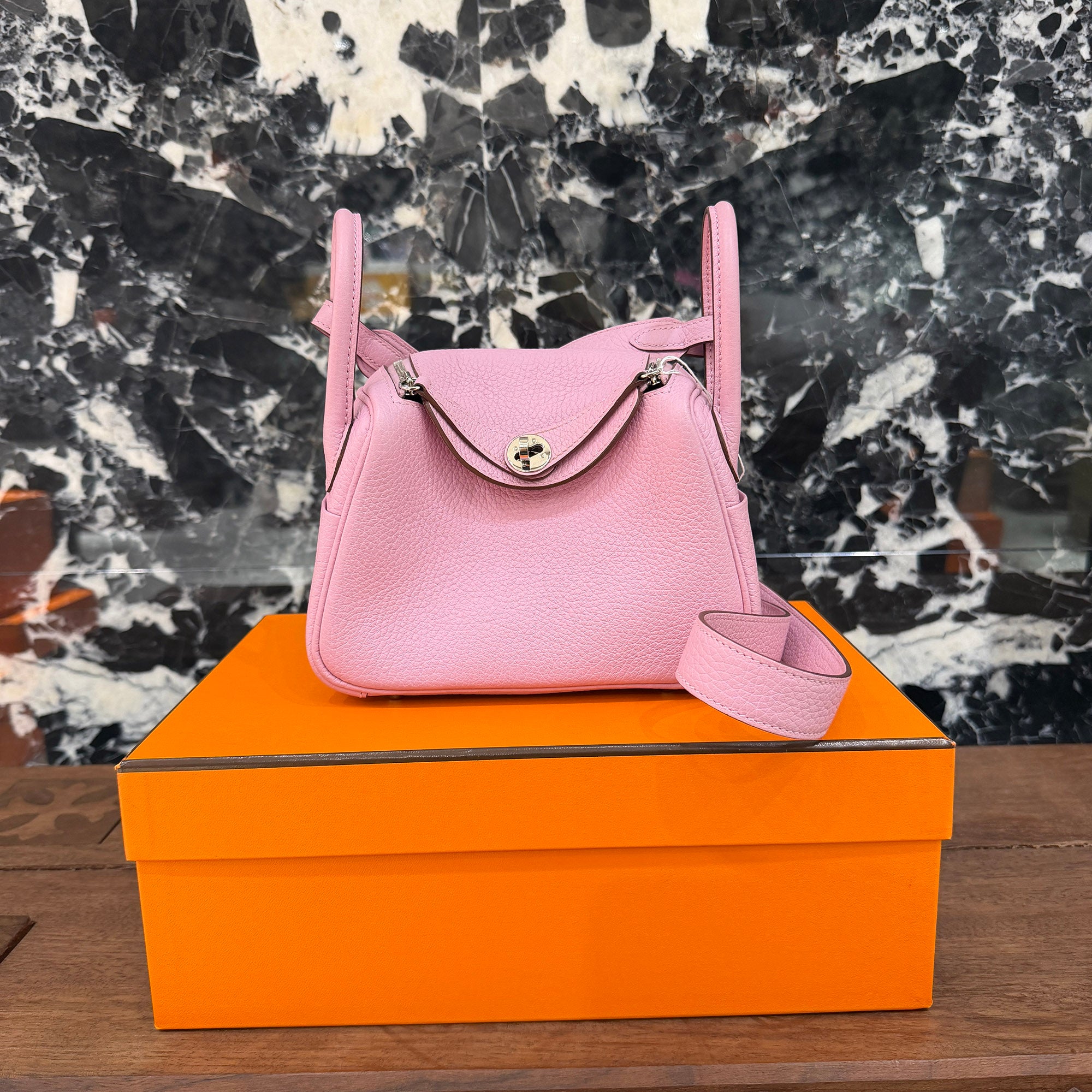 HERMES Lindy Mini "Mauve Sylvestre" U刻印 エルメス リンディミニ "モーヴシルベストル" レザーショルダーバッグ U刻印