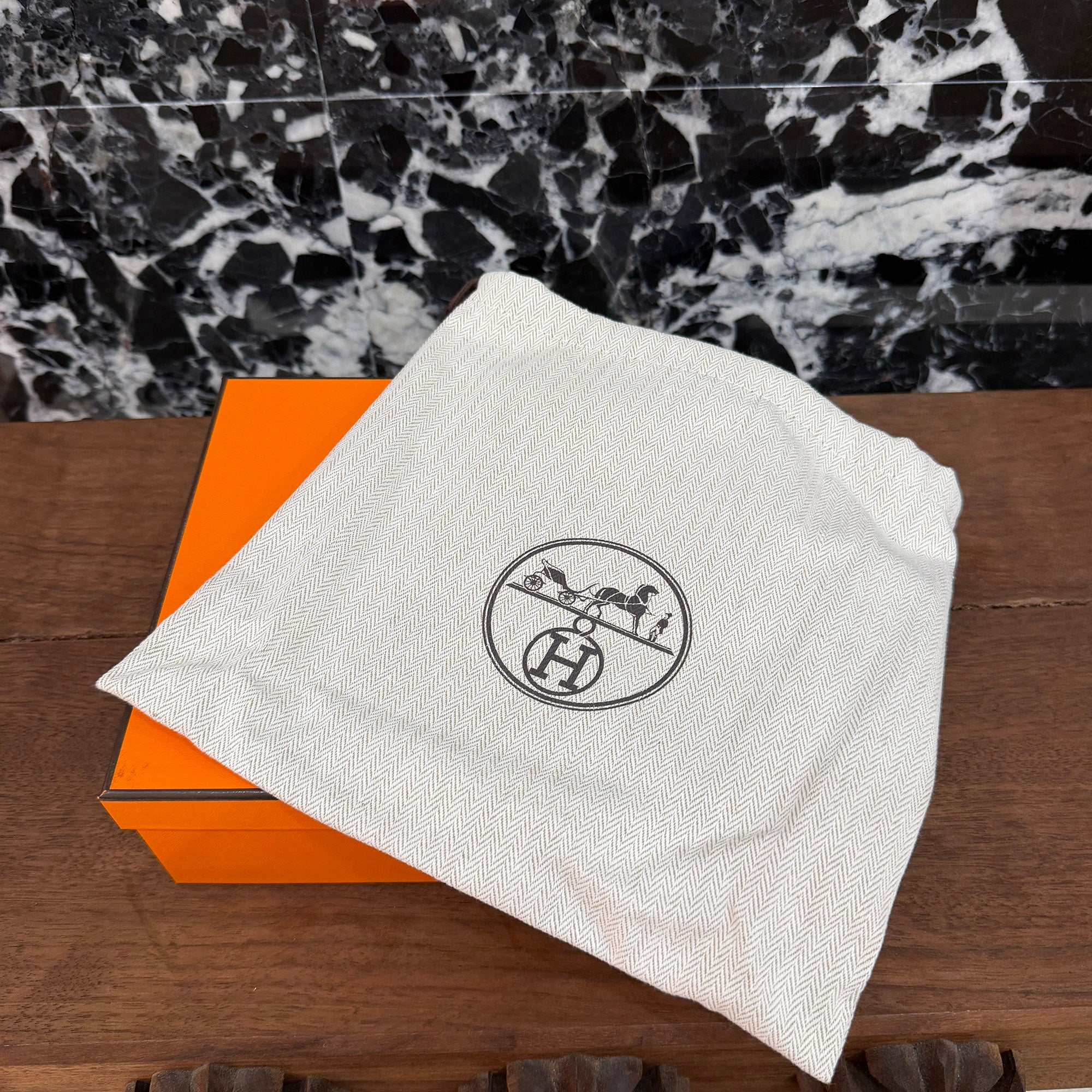HERMES Evelyn Amazon TPM "Ebene" K刻印 エルメス エブリン アマゾン TPM "エベンヌ" レザーショルダーバッグ K刻印