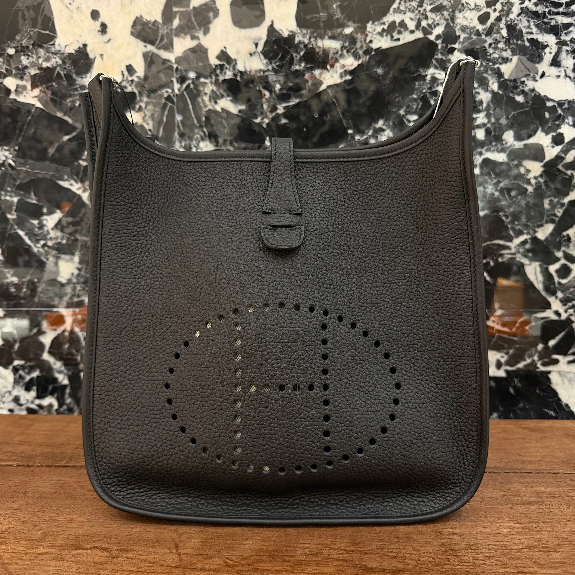 HERMES Evelyne Poche III 29 "NOIR" G刻印 エルメス エブリン ポッシュ III 29 "ノワール" G刻印