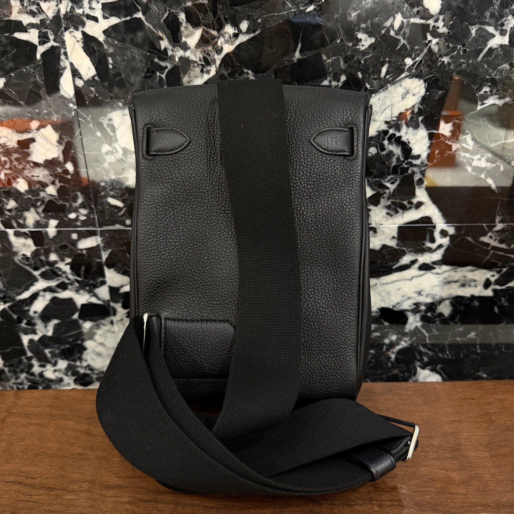 HERMES Hac a Dos PM "Noir" B刻印 エルメス アッカド PM "ノワール" レザーショルダーバッグ B刻印