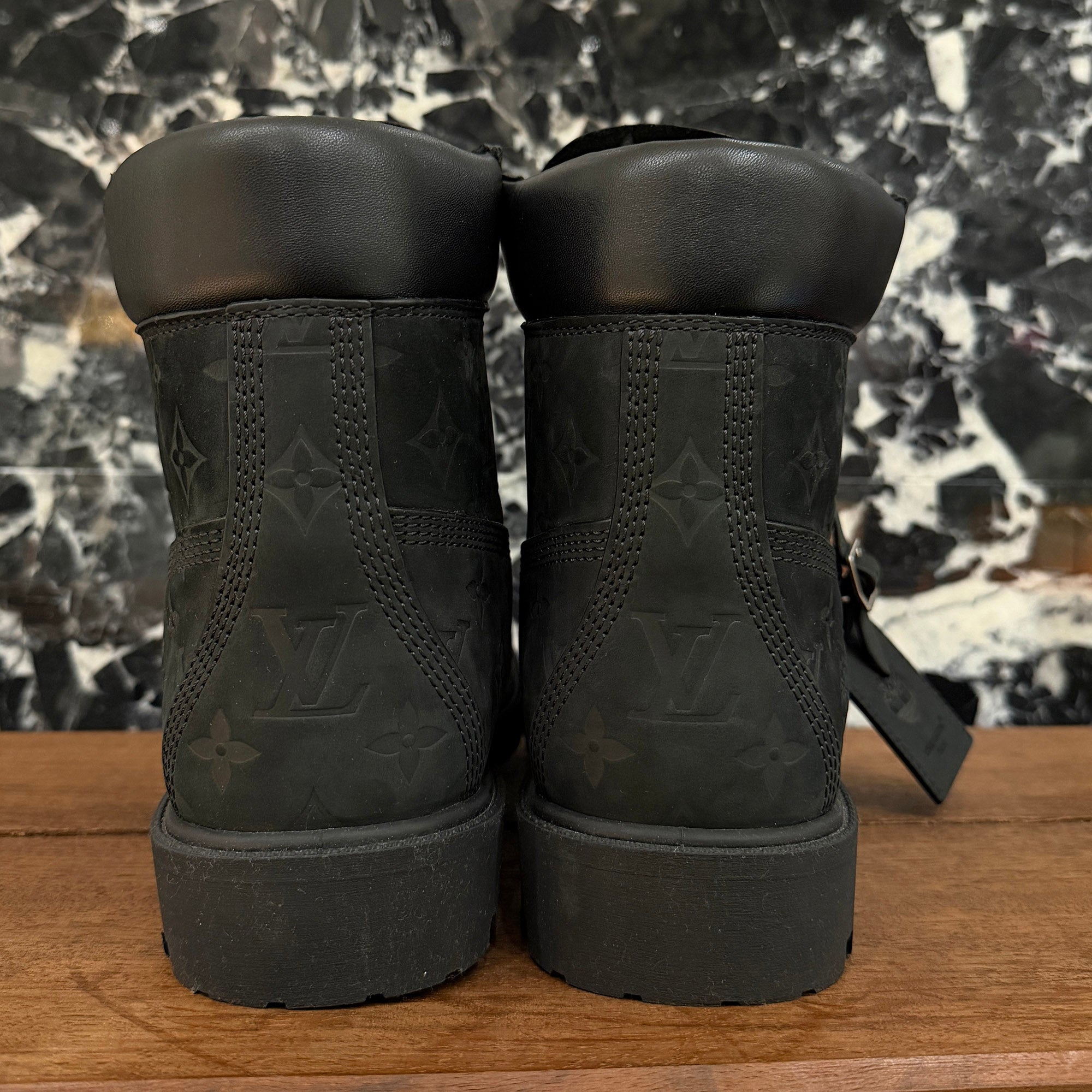 LOUIS VUITTON × Timberland 2024AW Embossed Monogram Ankle Boots 1AD73H Size US10 (約28.0cm) ルイヴィトン × ティンバーランド エンボスモノグラム アンクルブーツ サイズUS10 (約28.0cm)