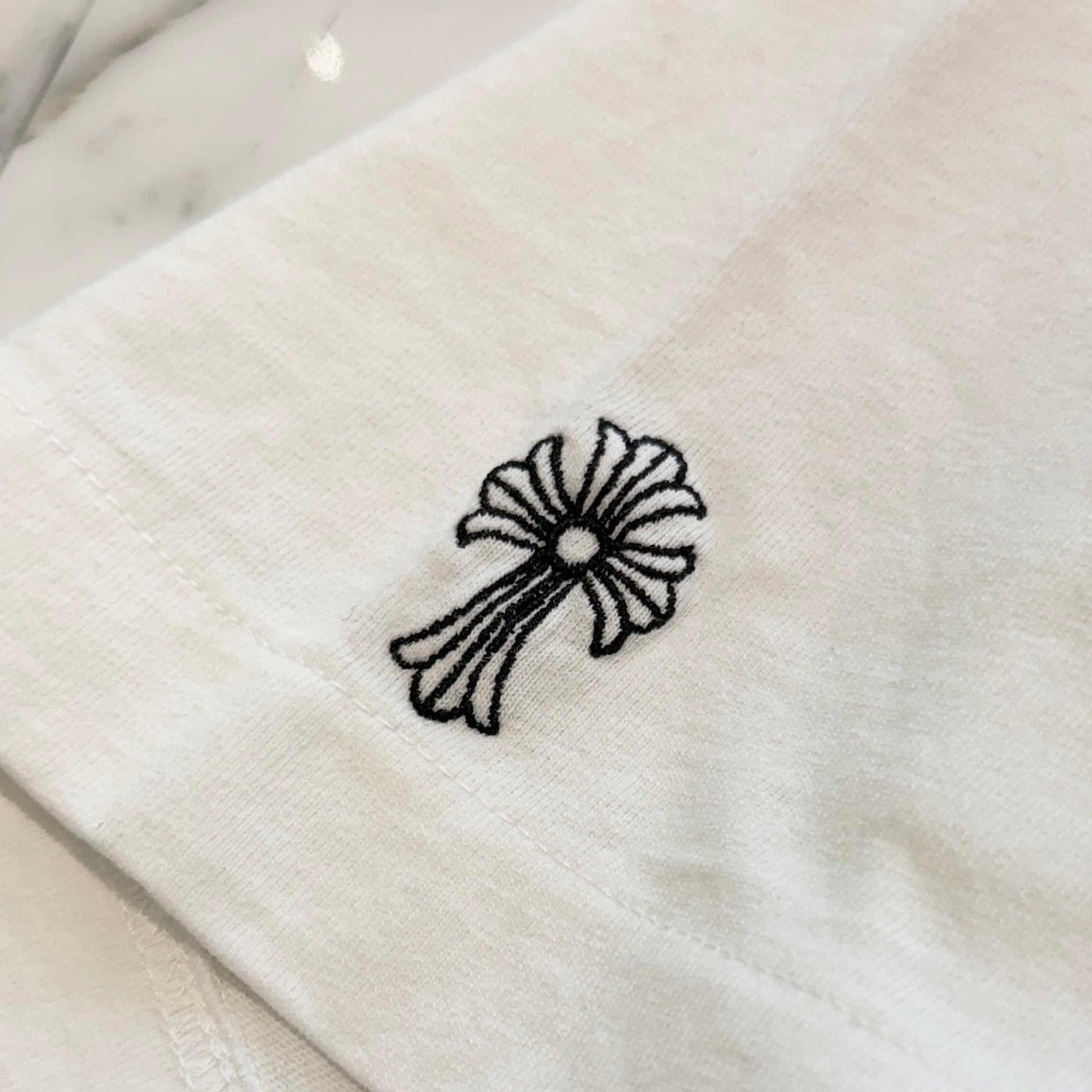 CHROME HEARTS Y NOT Vertical Logo Cross Embroidery Tee Size XL クロムハーツ ワイノット バーティカルロゴ クロス刺繍 Tシャツ サイズXL