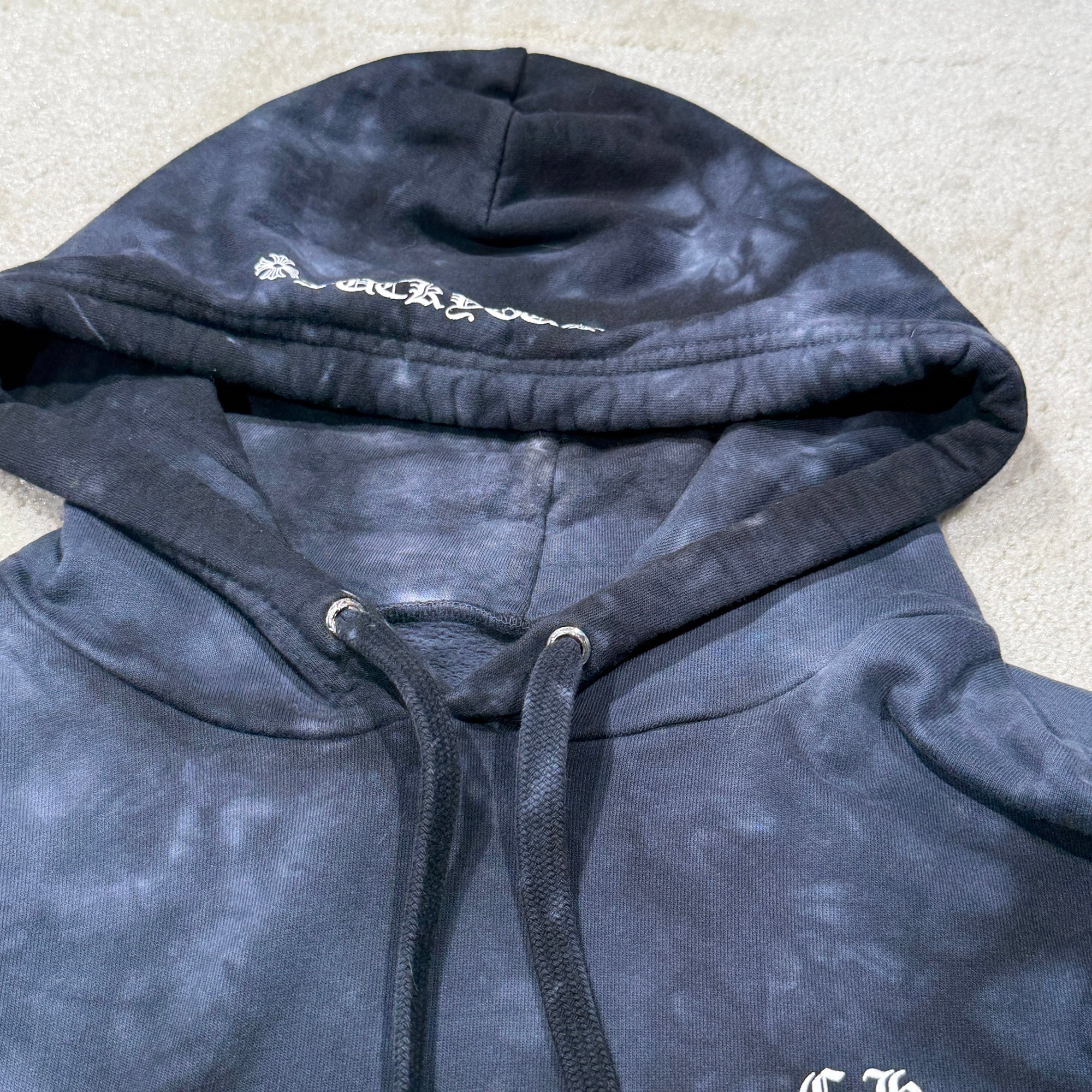 CHROME HEARTS Vertical Logo Horseshoe Tie Dye Pullover Hoodie Size XL クロムハーツ ヴァーティカルロゴ ホースシュー タイダイ プルオーバーフーディー サイズXL